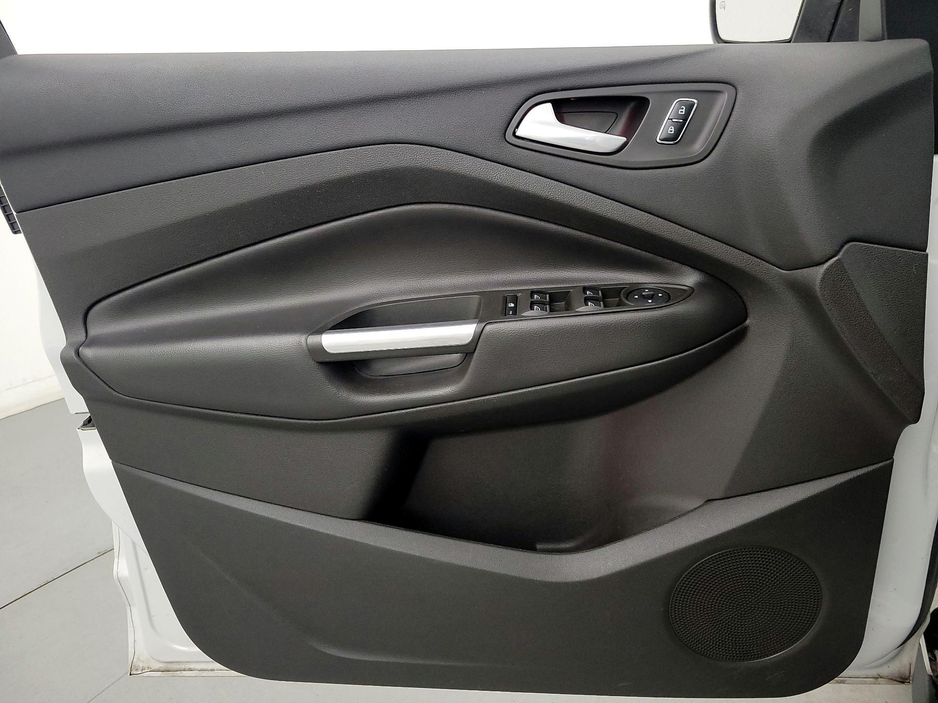 Thumbnail: 2016 Ford C-Max - 12
