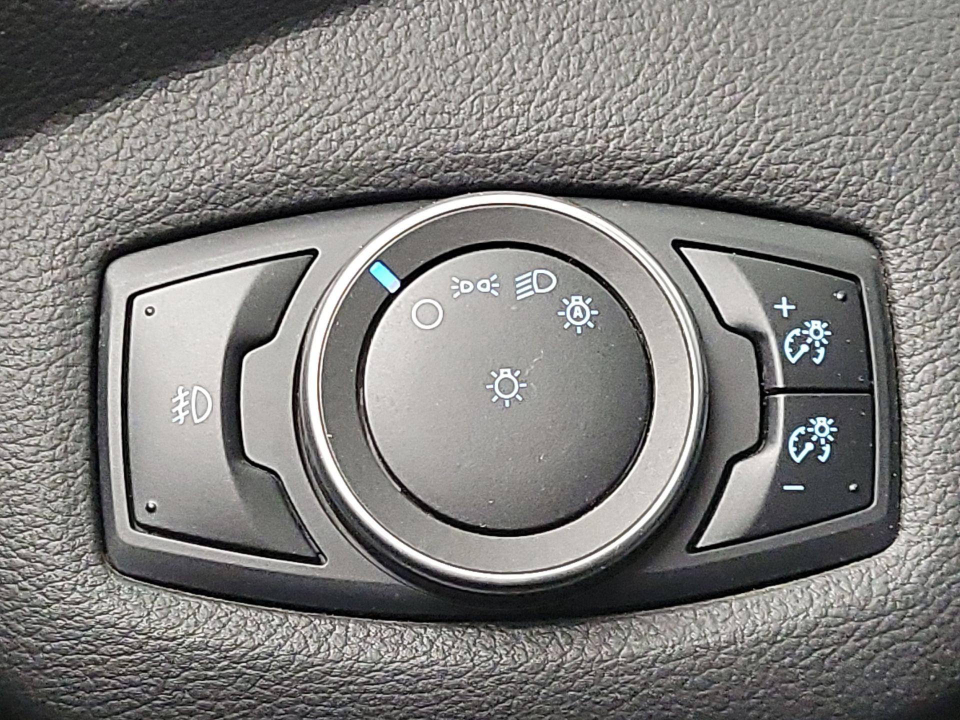Thumbnail: 2016 Ford C-Max - 13