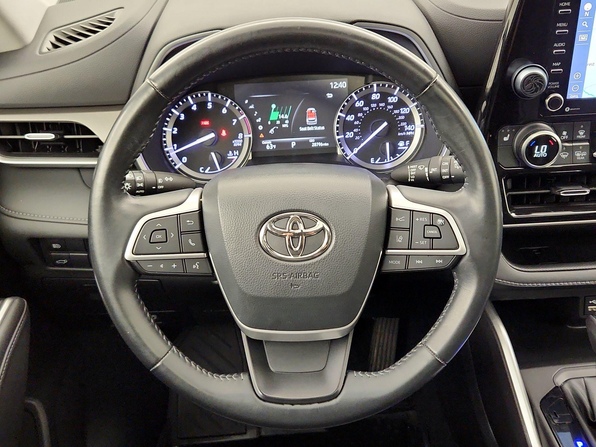 Thumbnail: 2022 Toyota Highlander - 10