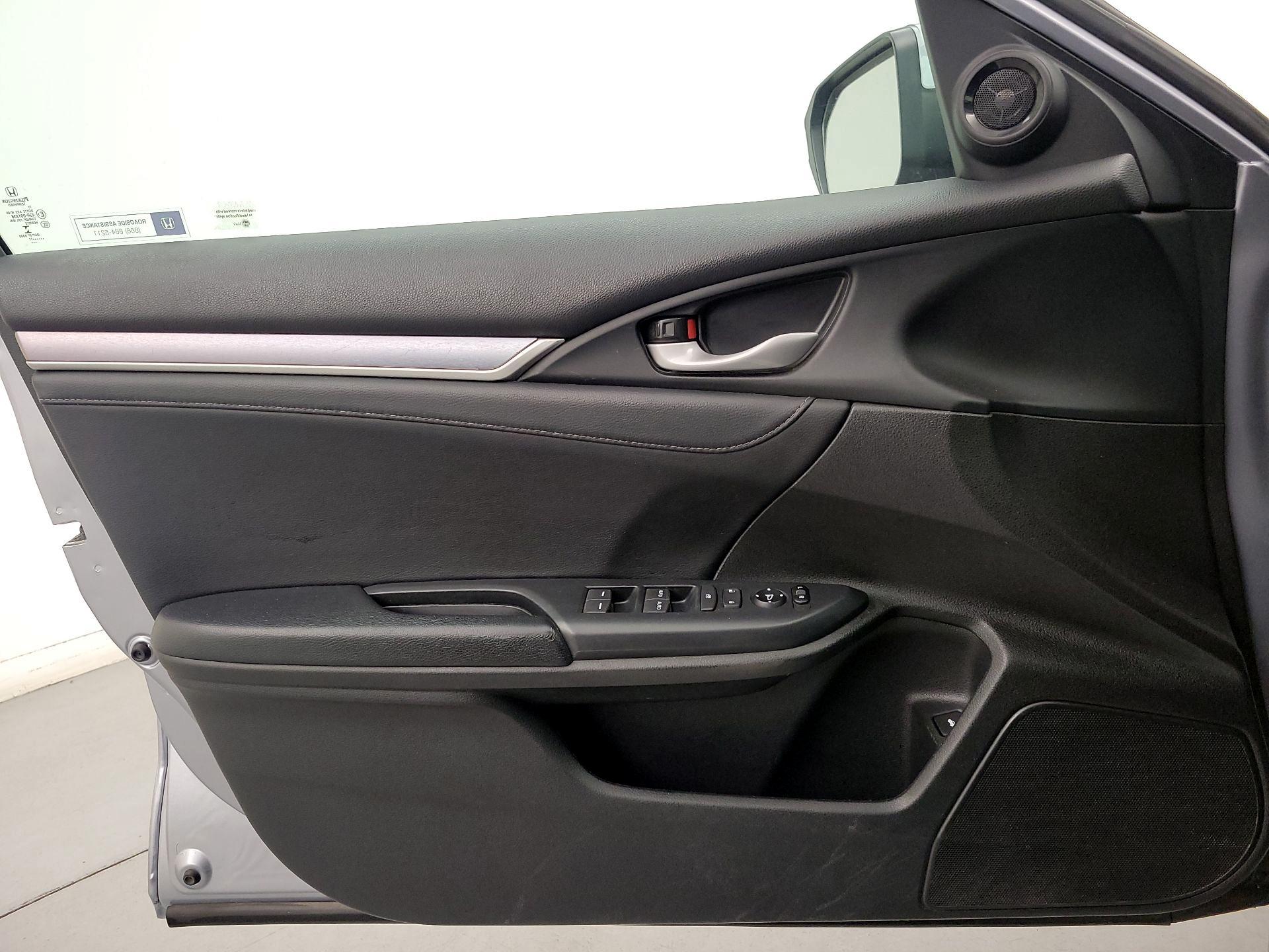 Thumbnail: 2017 Honda Civic - 12