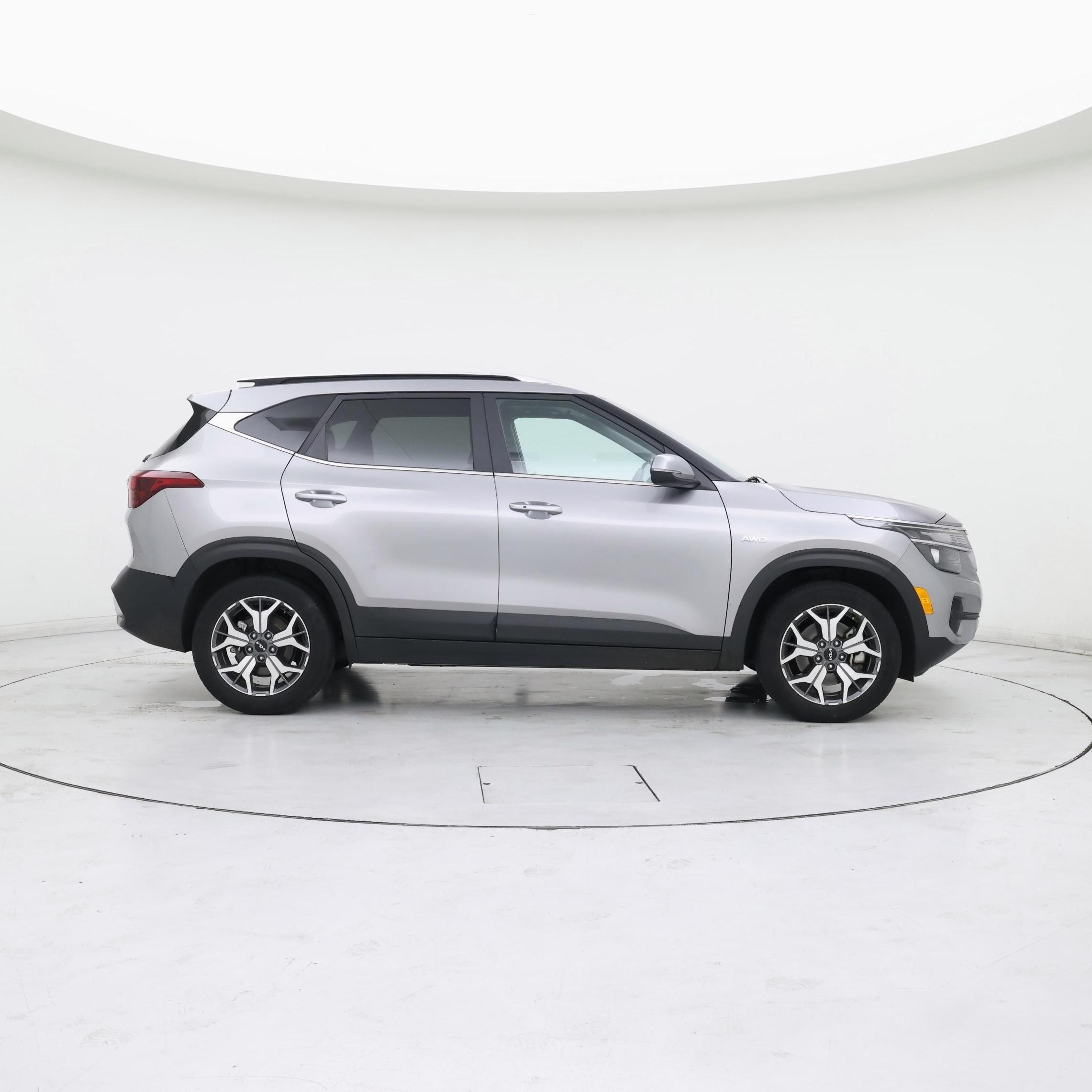 Thumbnail: 2023 Kia Seltos - 7
