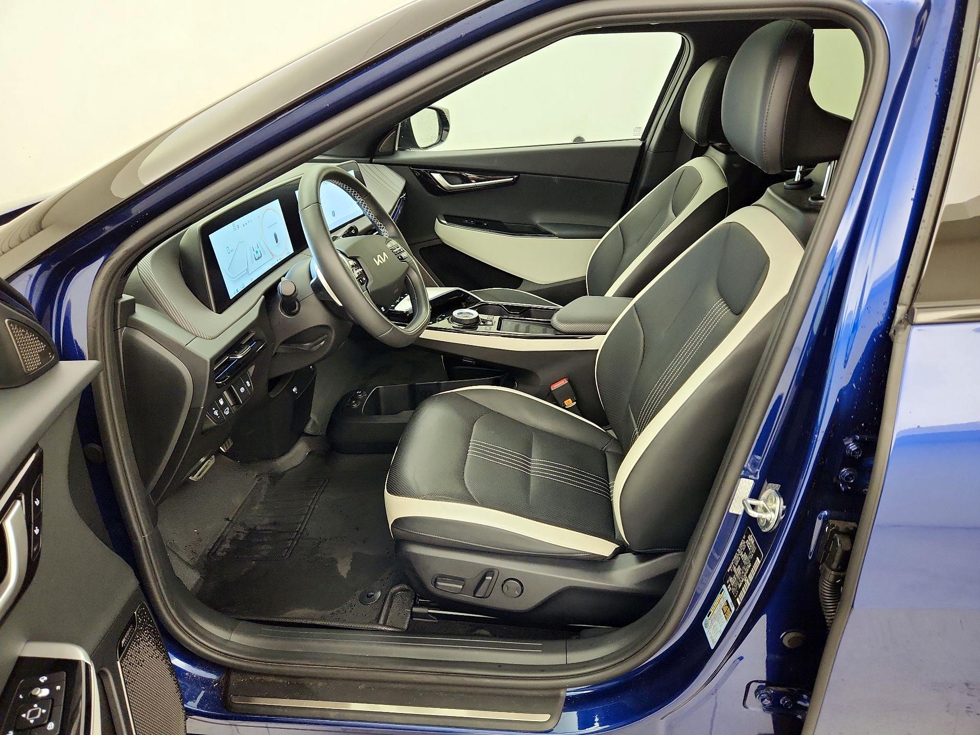 Thumbnail: 2023 Kia EV6 - 11