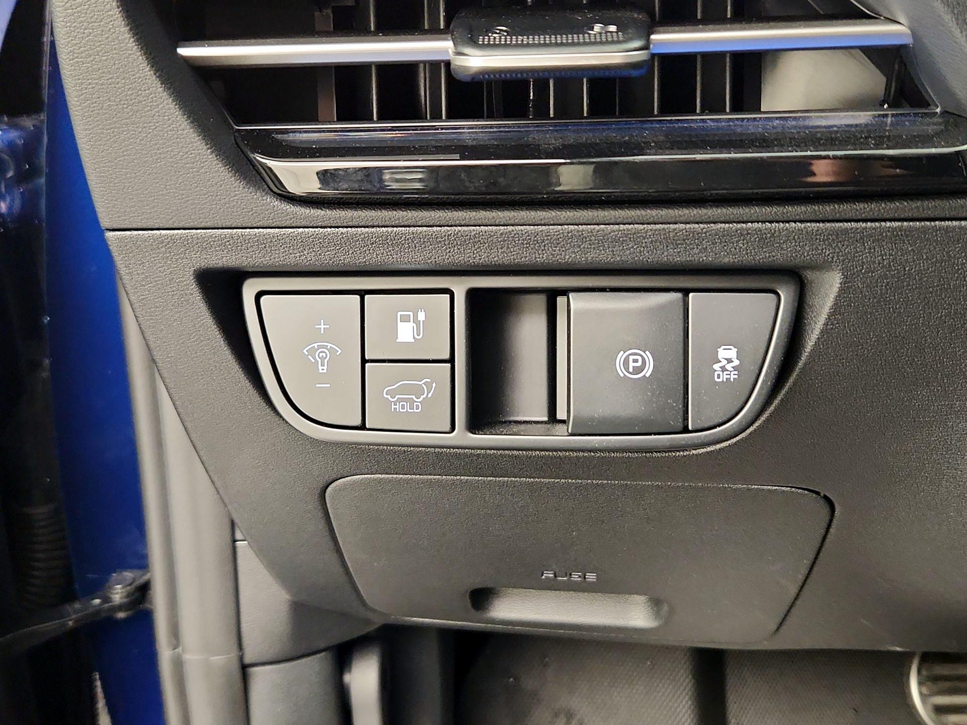 Thumbnail: 2023 Kia EV6 - 13