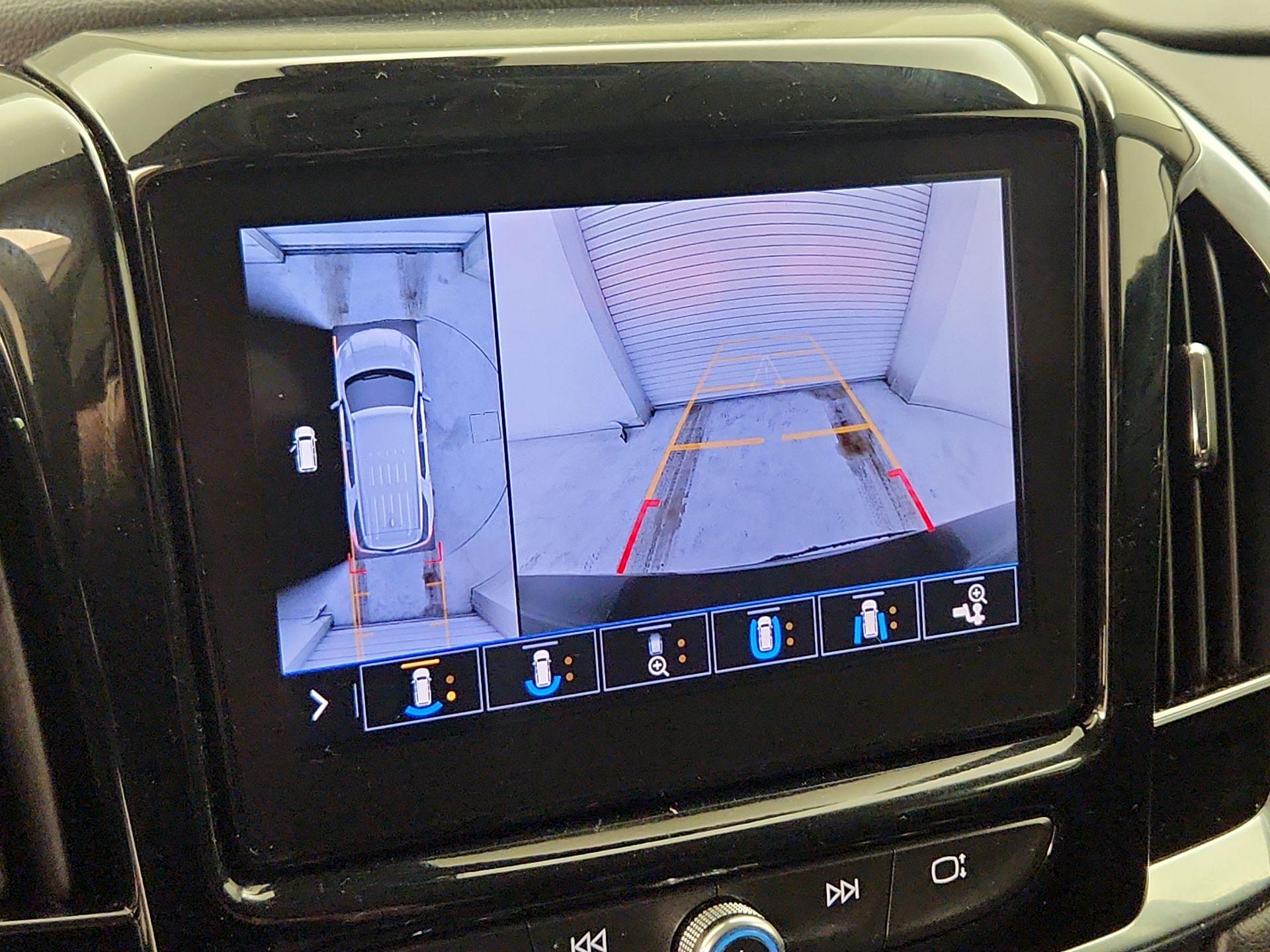 Thumbnail: 2020 Chevrolet Traverse - 14