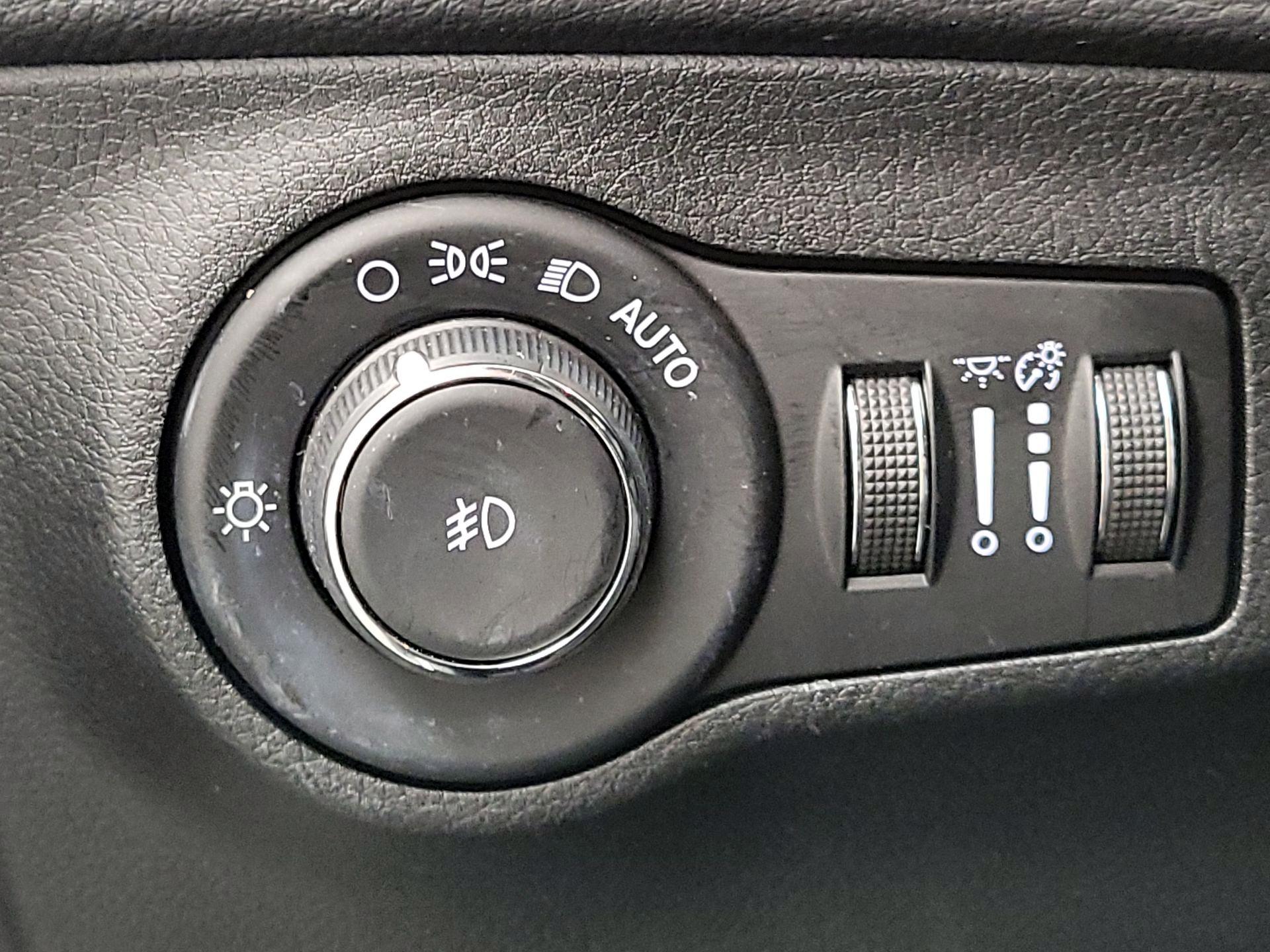 Thumbnail: 2018 Jeep Compass - 13