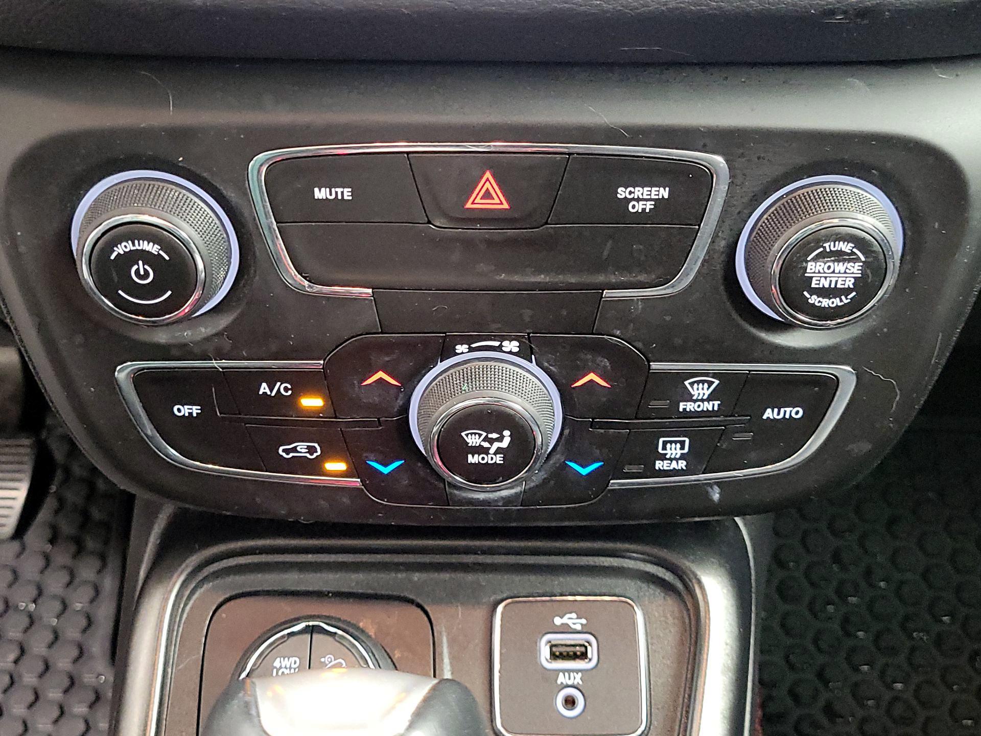Thumbnail: 2018 Jeep Compass - 17