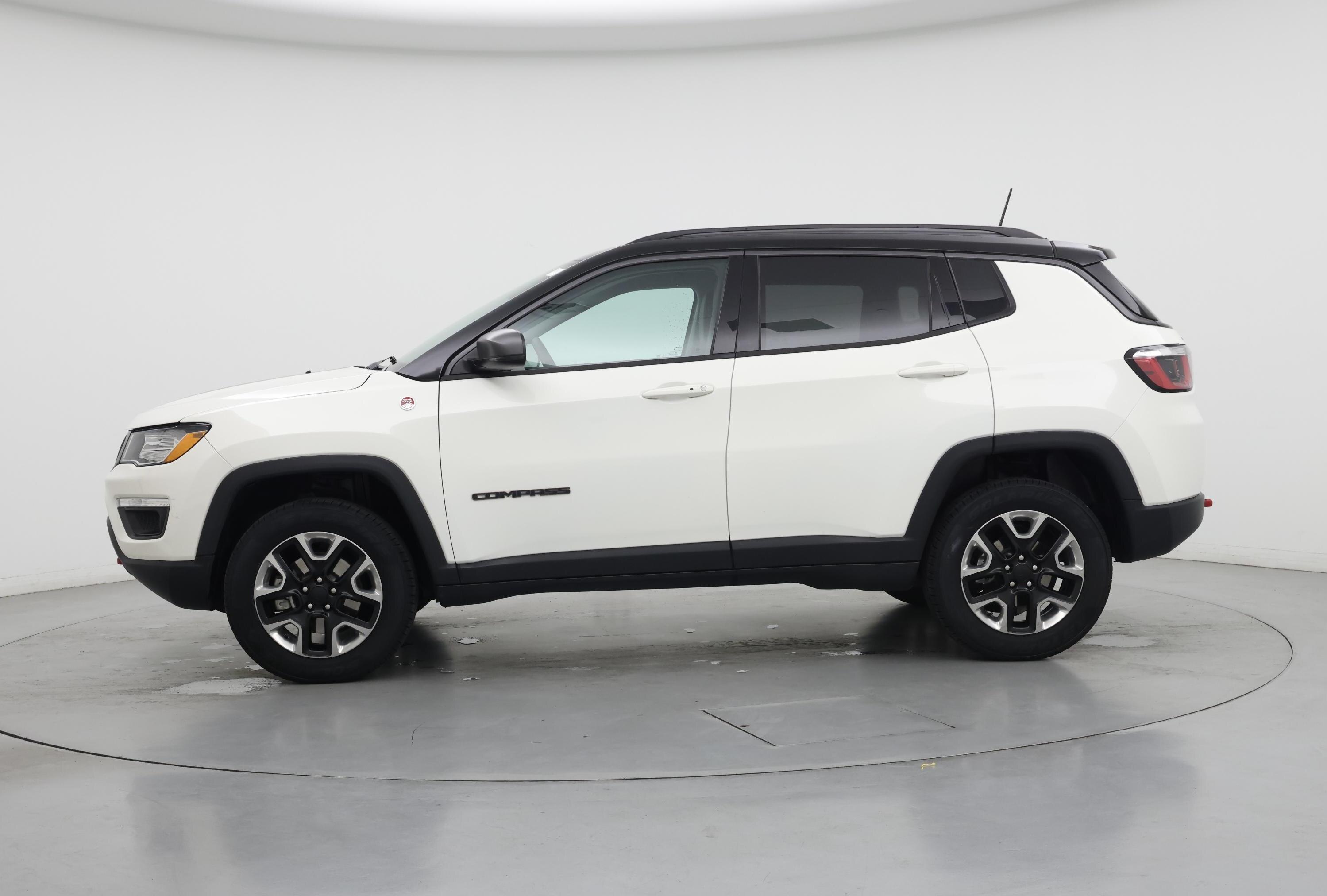 Thumbnail: 2018 Jeep Compass - 3