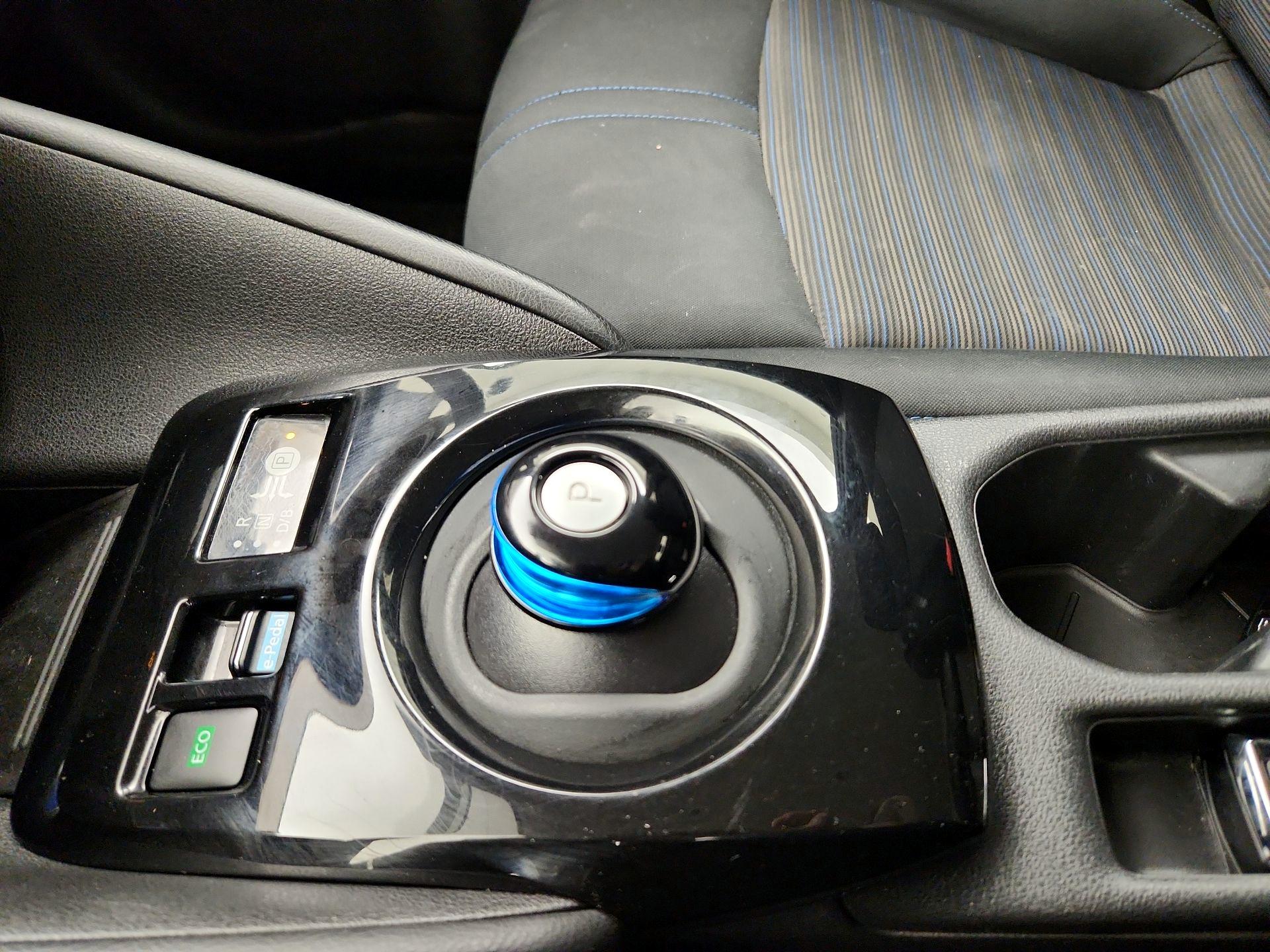 Thumbnail: 2022 Nissan Leaf - 18