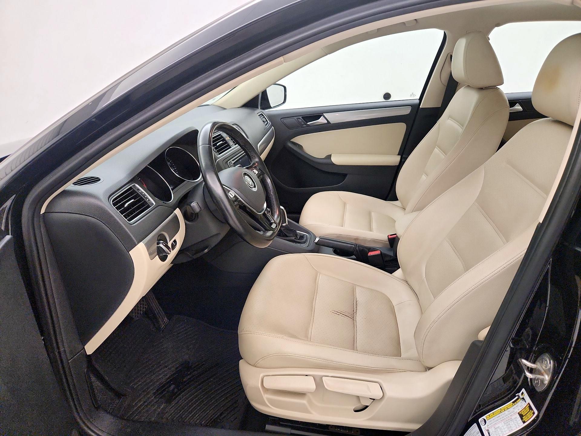 Thumbnail: 2017 Volkswagen Jetta - 11