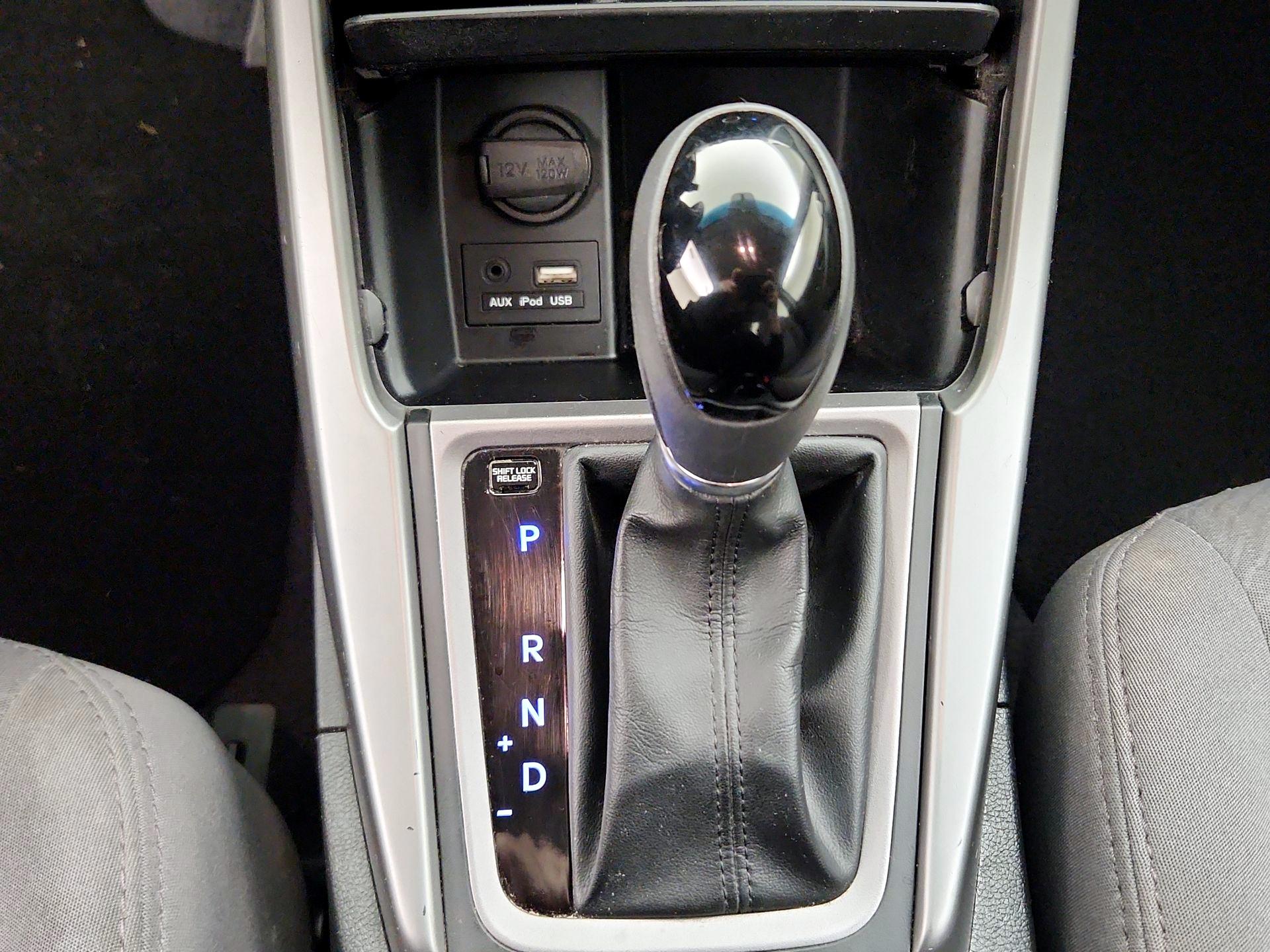 Thumbnail: 2016 Hyundai Elantra - 17