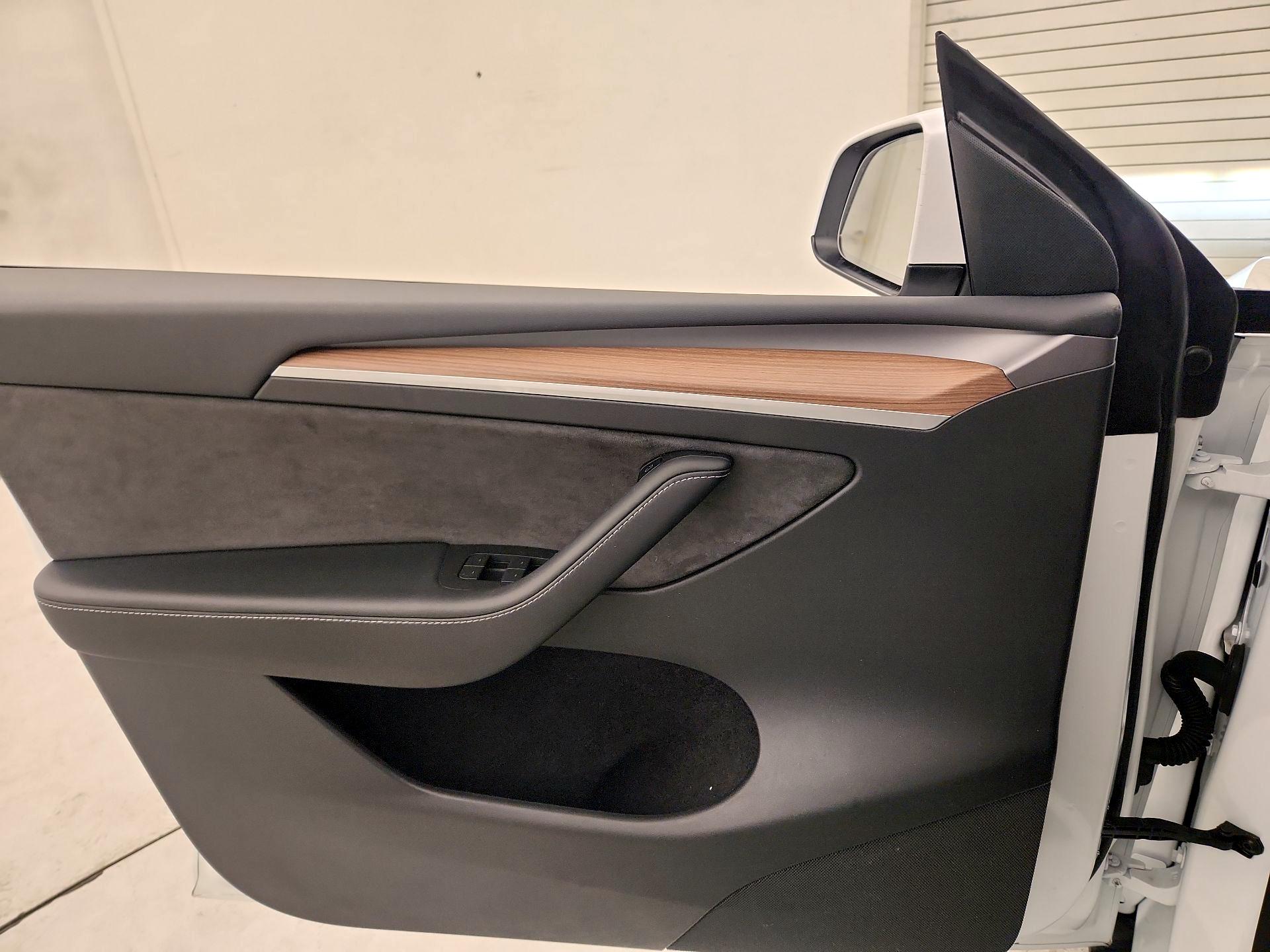 Thumbnail: 2023 Tesla Model Y - 12