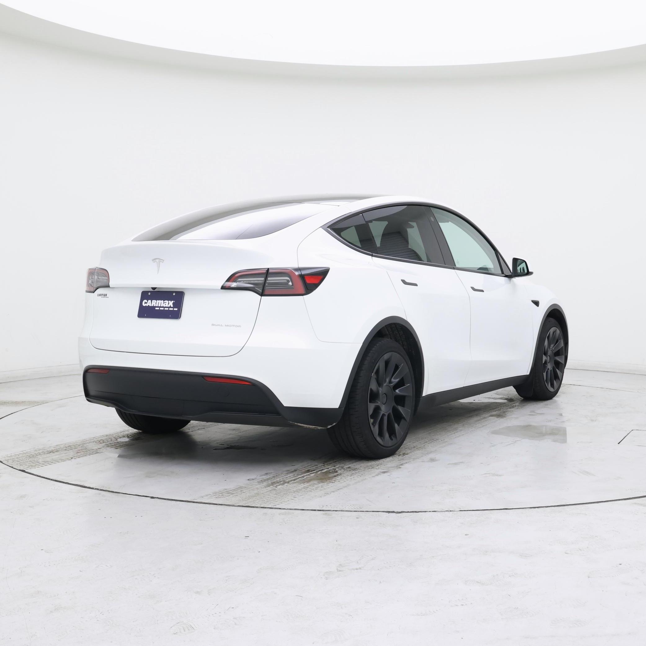 Thumbnail: 2023 Tesla Model Y - 8