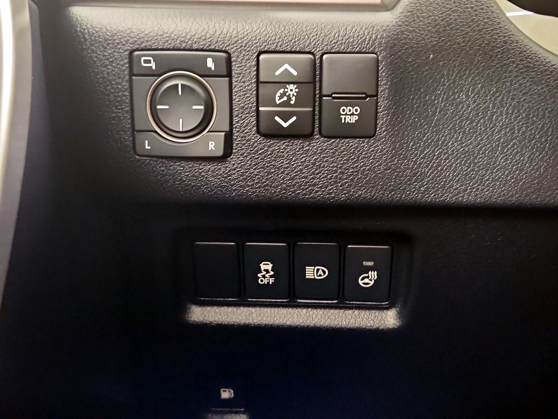 Thumbnail: 2023 Lexus GX - 13