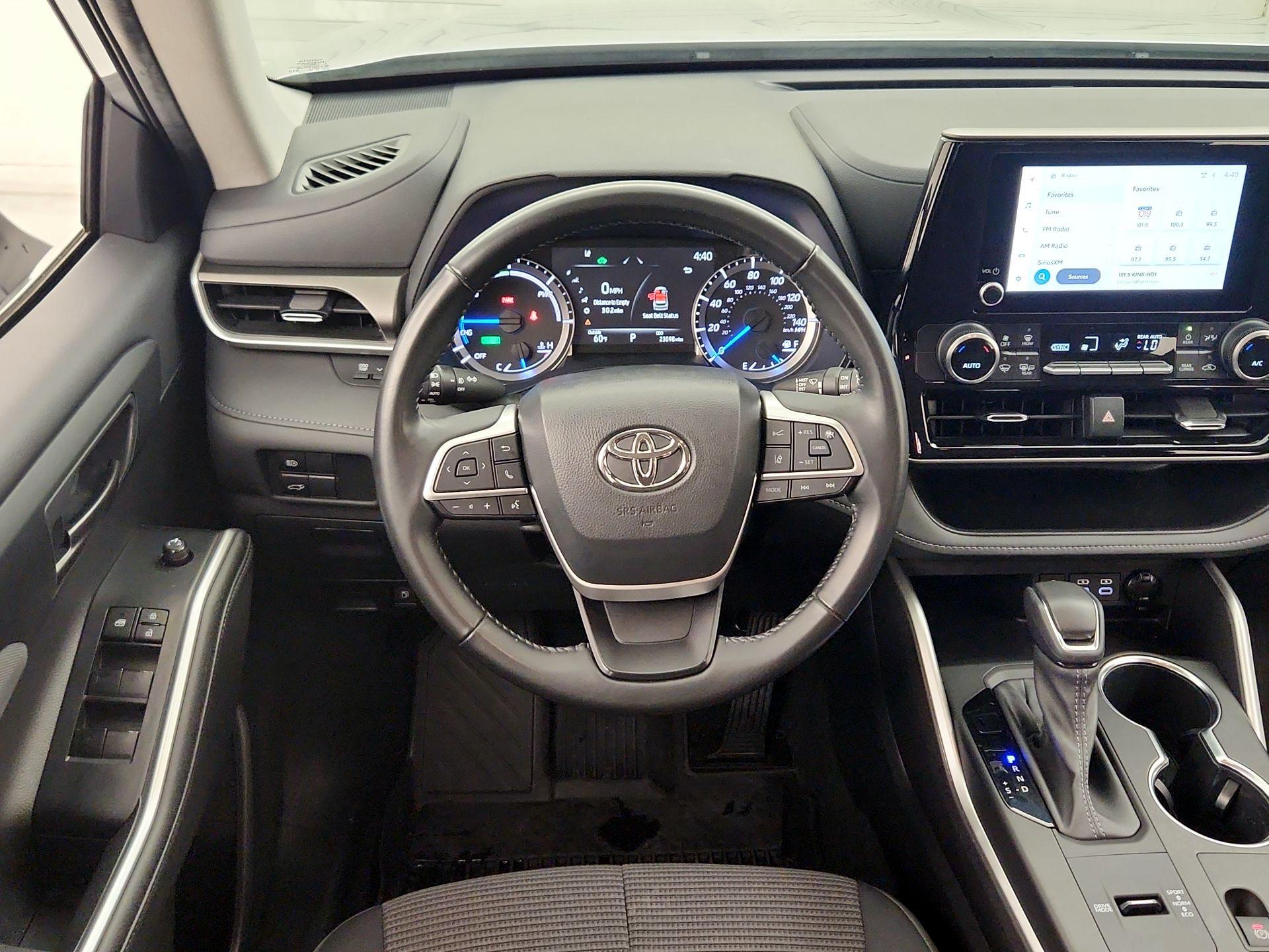 Thumbnail: 2023 Toyota Highlander - 10