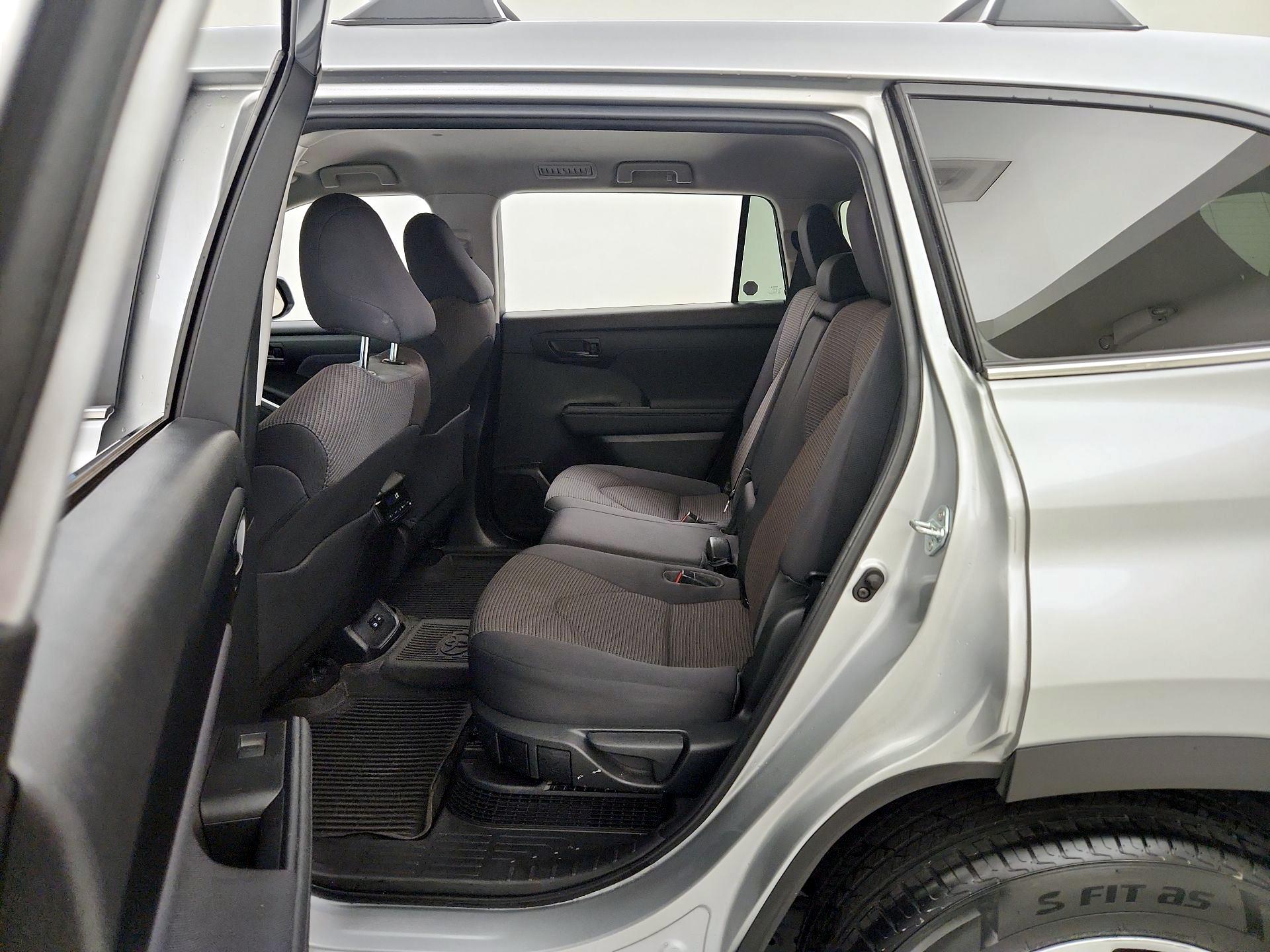 Thumbnail: 2023 Toyota Highlander - 19
