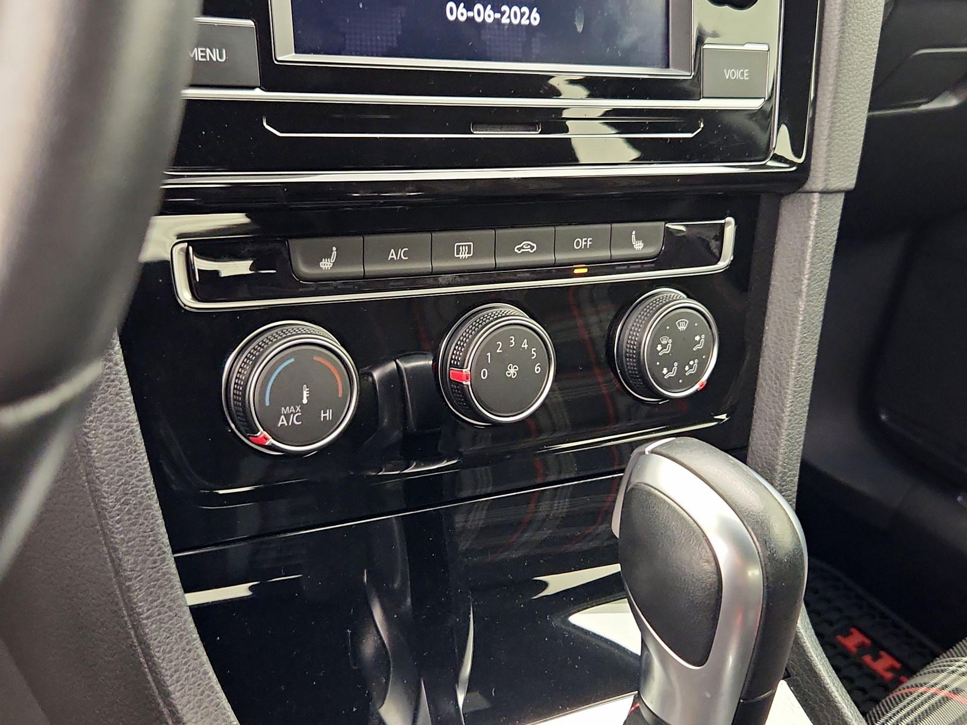 Thumbnail: 2020 Volkswagen Golf - 16