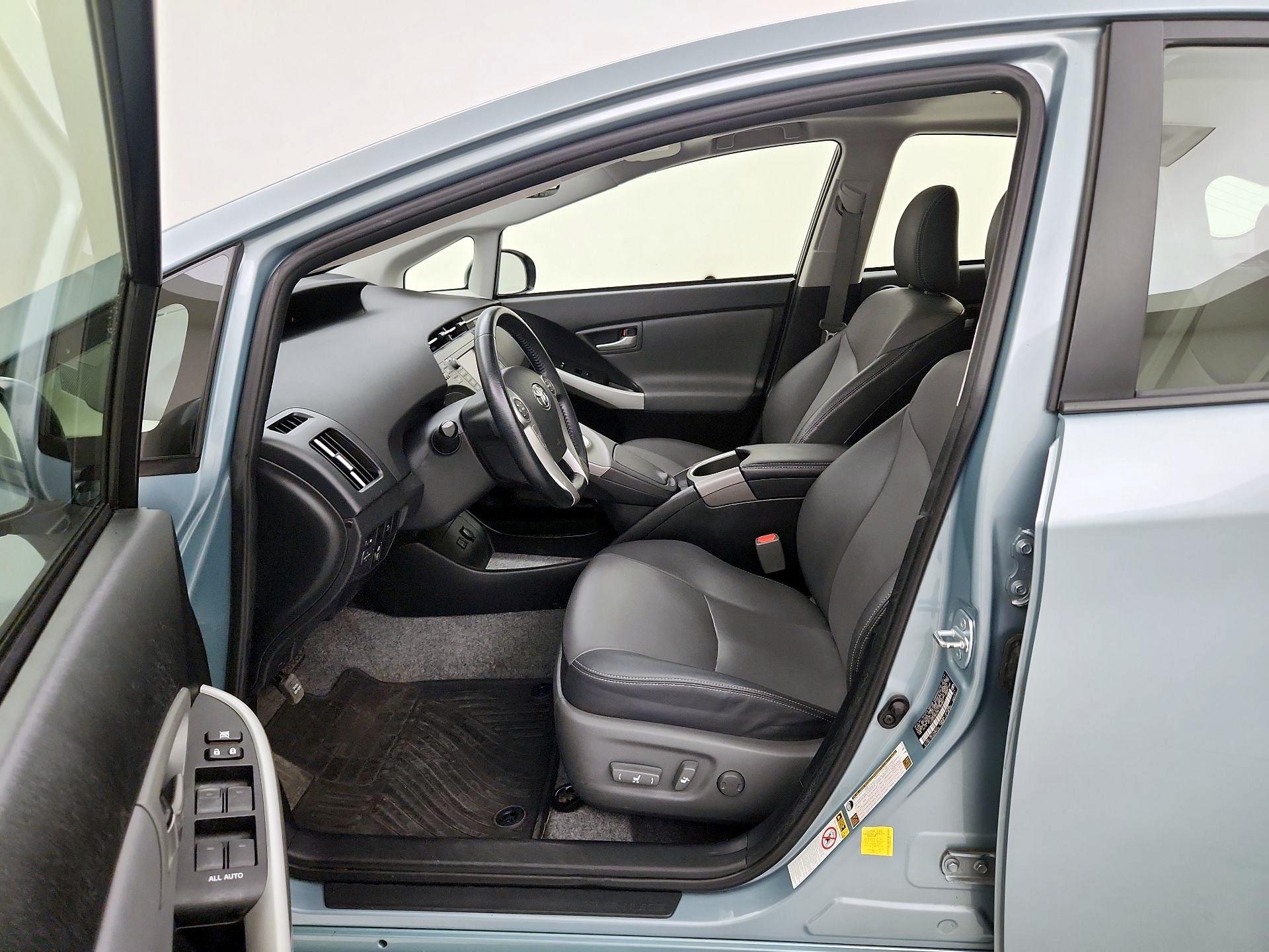 Thumbnail: 2014 Toyota Prius - 11