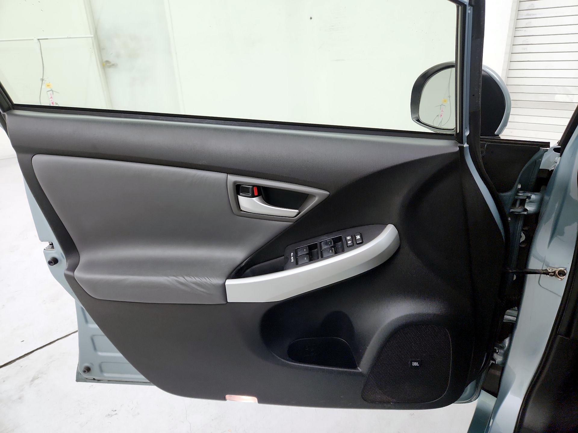 Thumbnail: 2014 Toyota Prius - 12