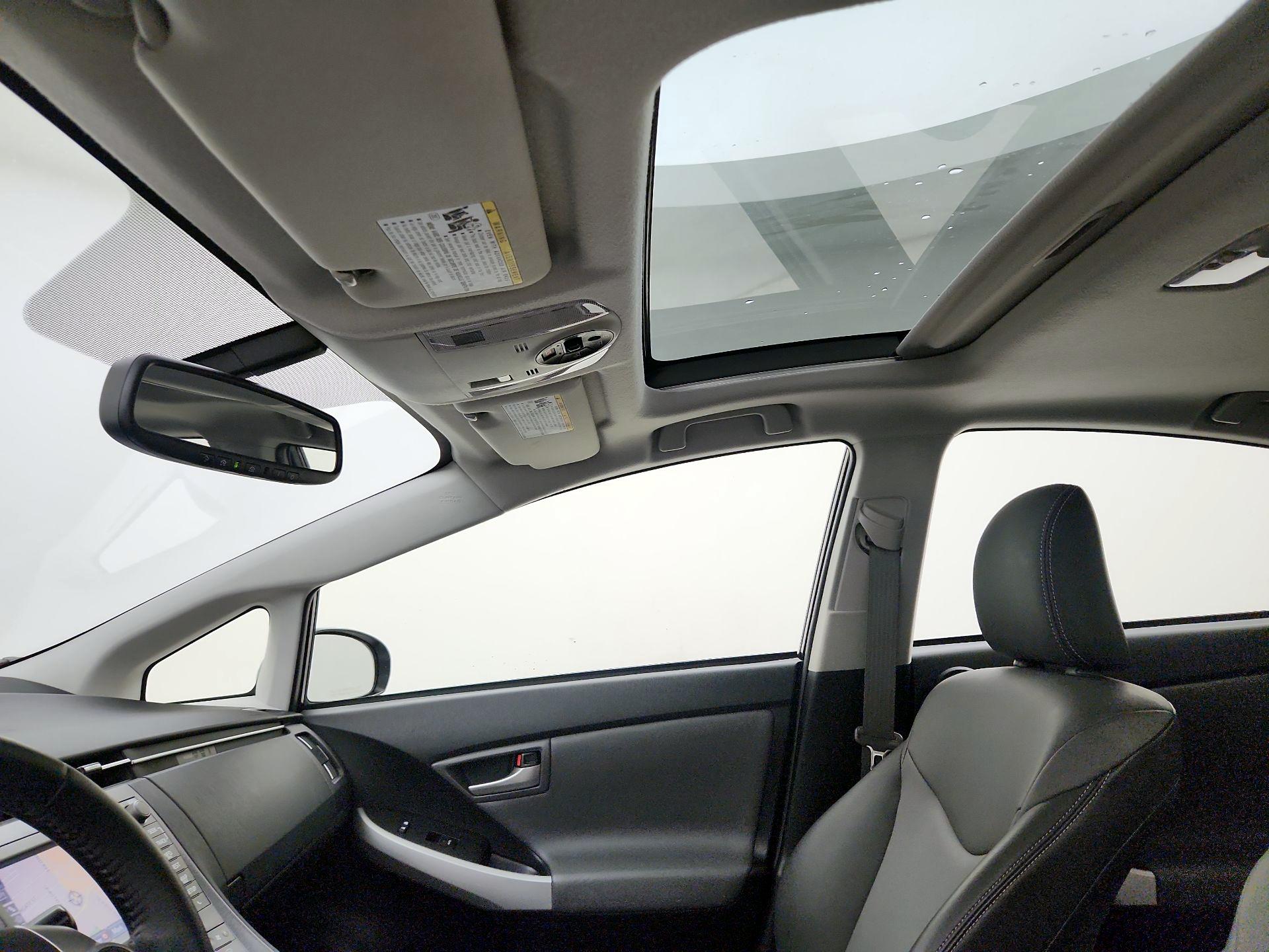 Thumbnail: 2014 Toyota Prius - 20