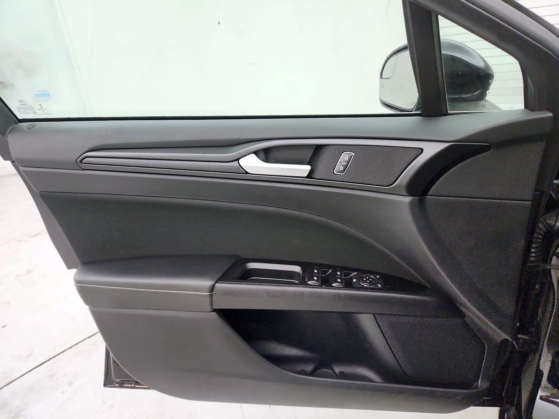 Thumbnail: 2018 Ford Fusion - 12