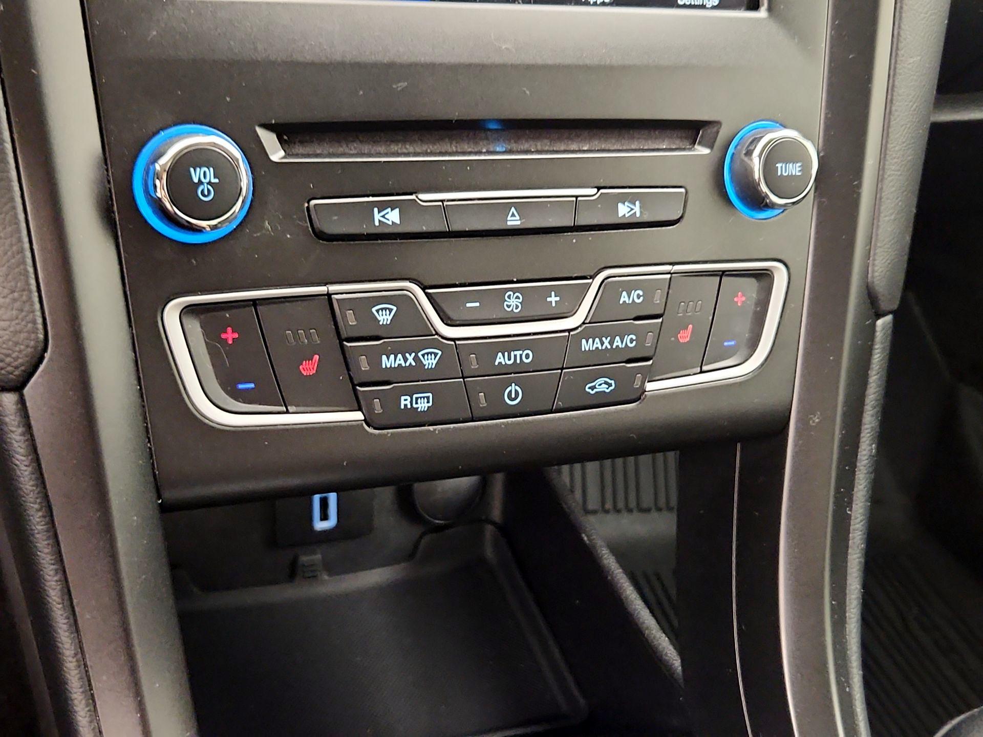 Thumbnail: 2018 Ford Fusion - 16