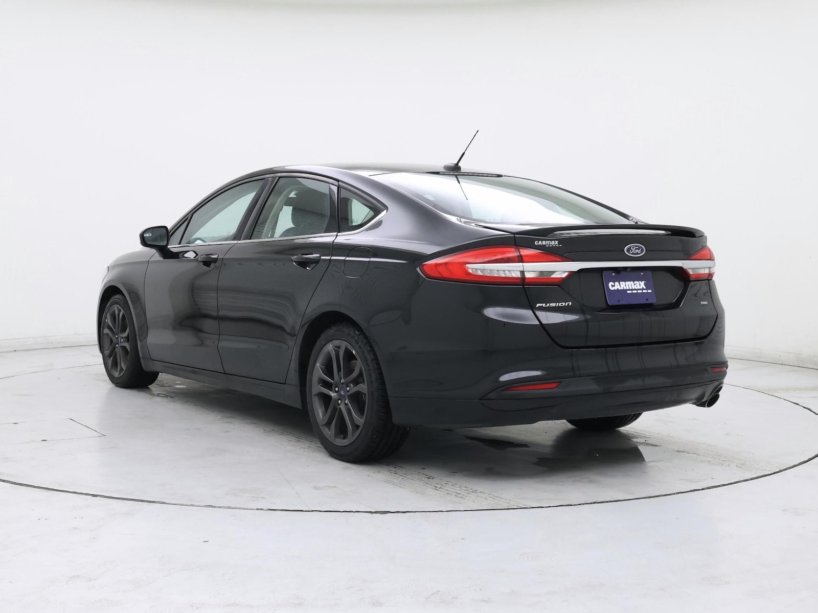 2018 Ford Fusion SE - Photo 3