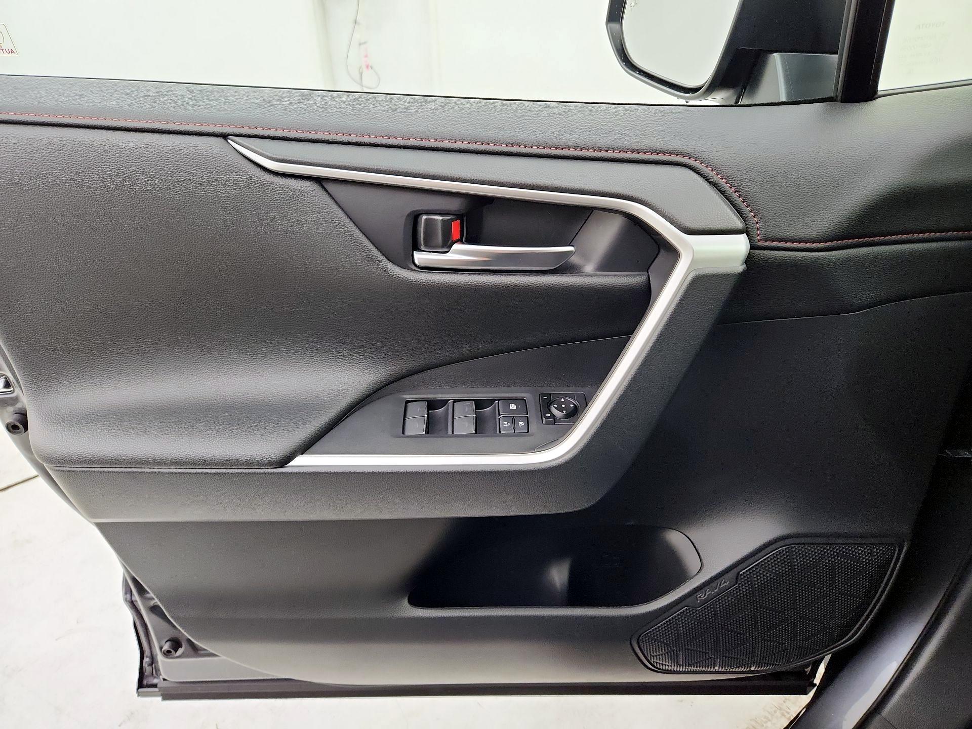 Thumbnail: 2025 Toyota RAV4 - 12
