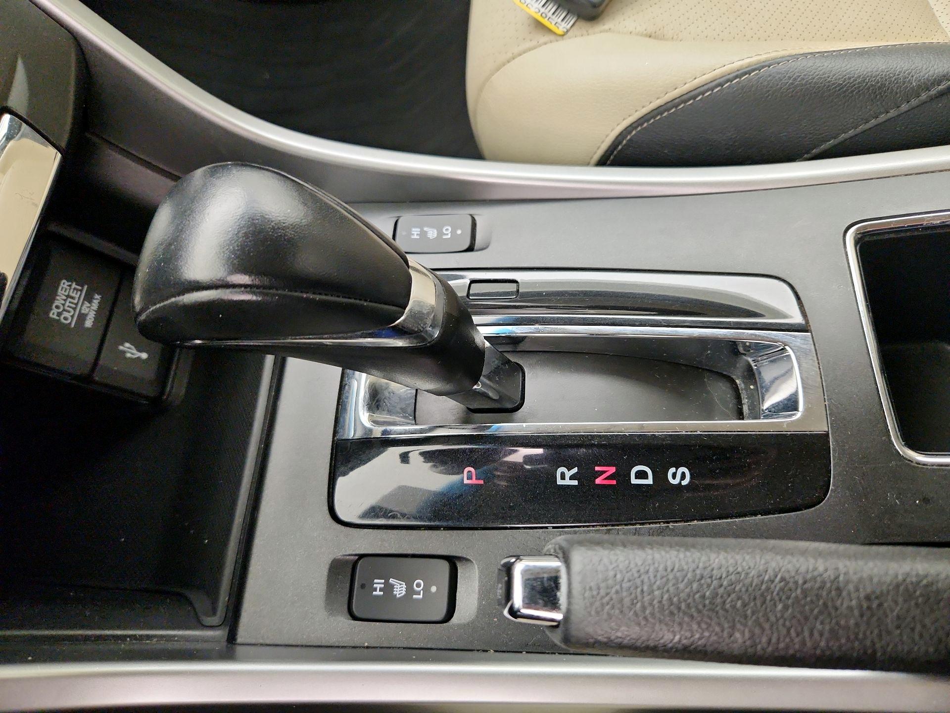 Thumbnail: 2015 Honda Accord - 17