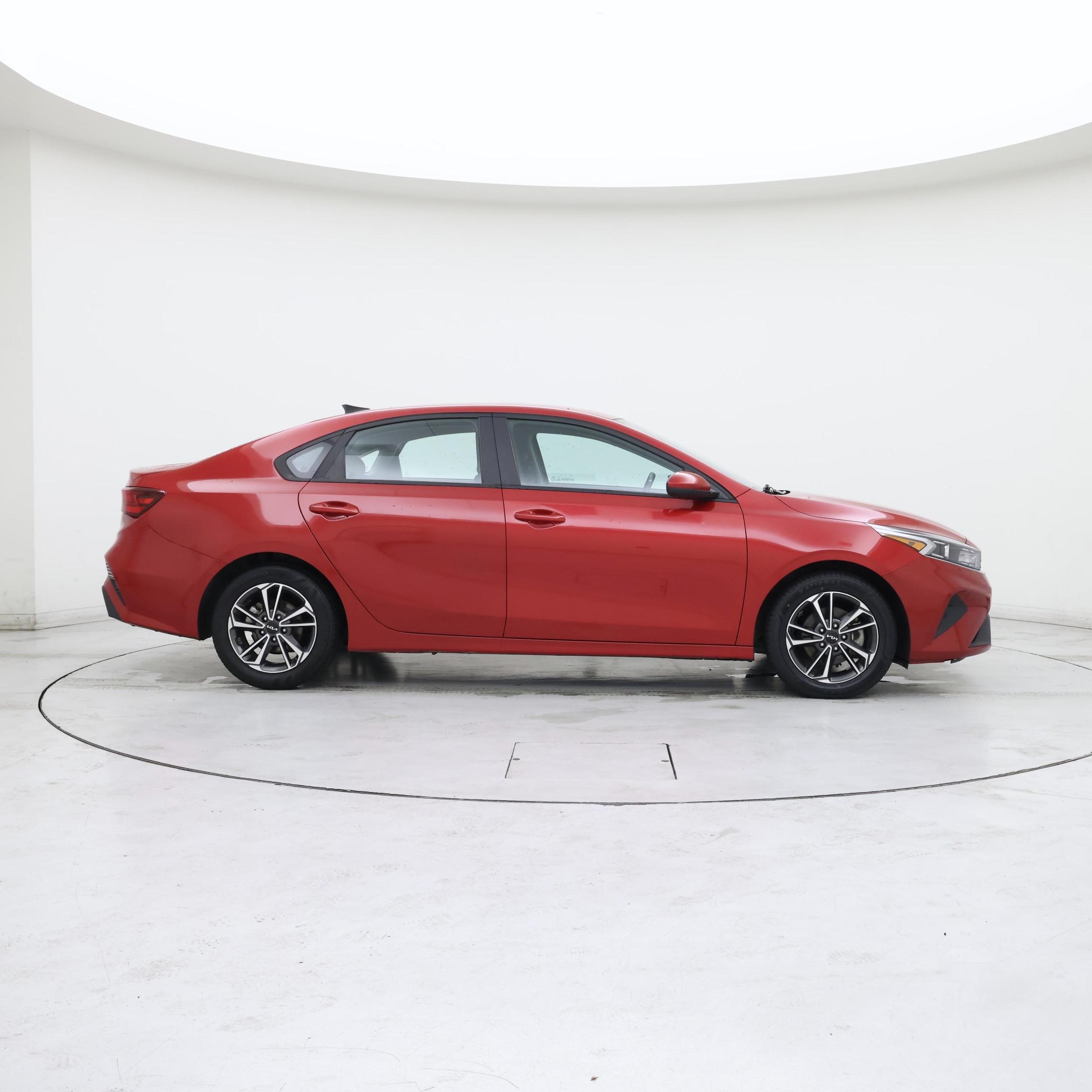 Thumbnail: 2022 Kia Forte - 7
