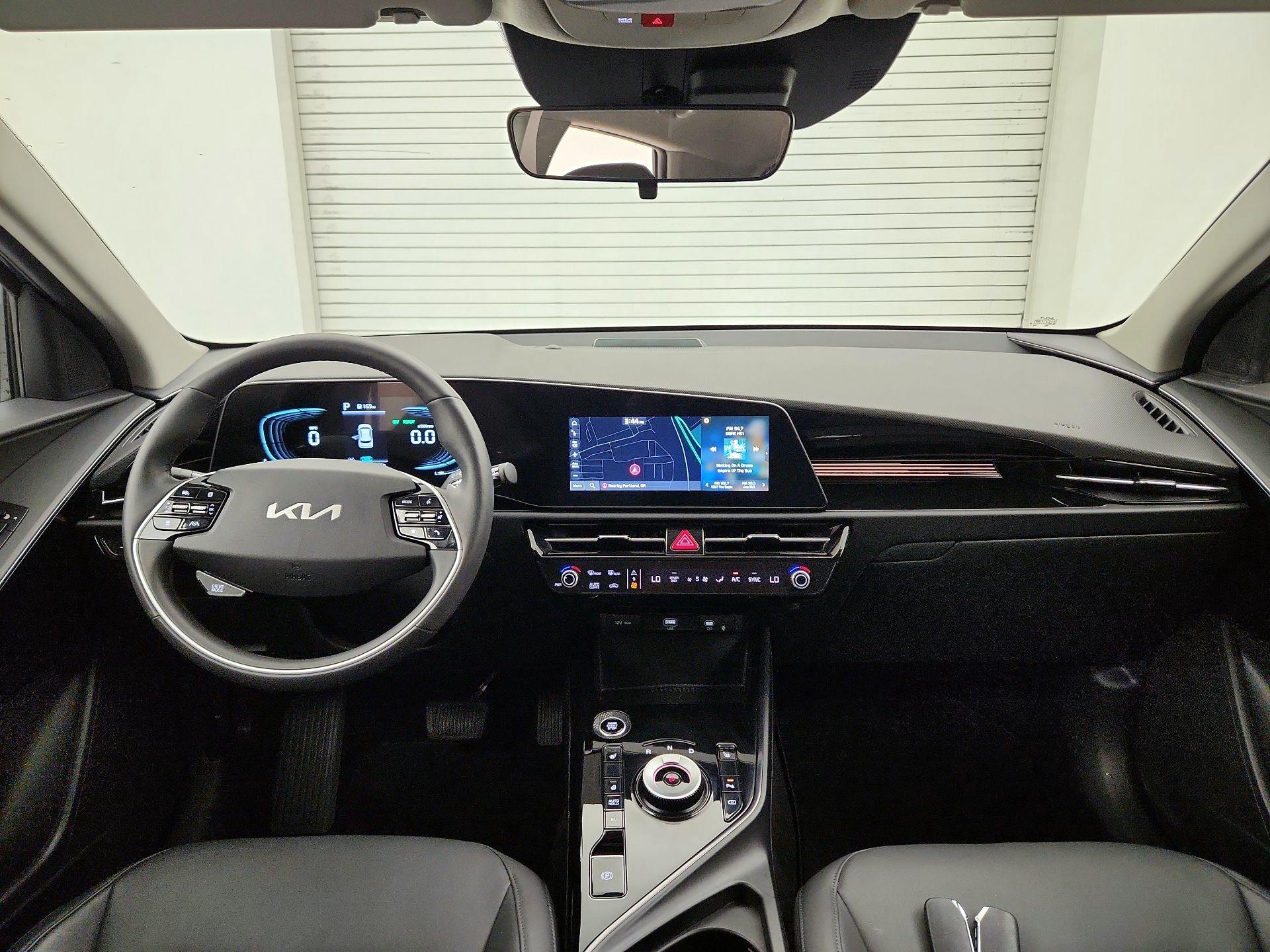Thumbnail: 2023 Kia Niro - 9
