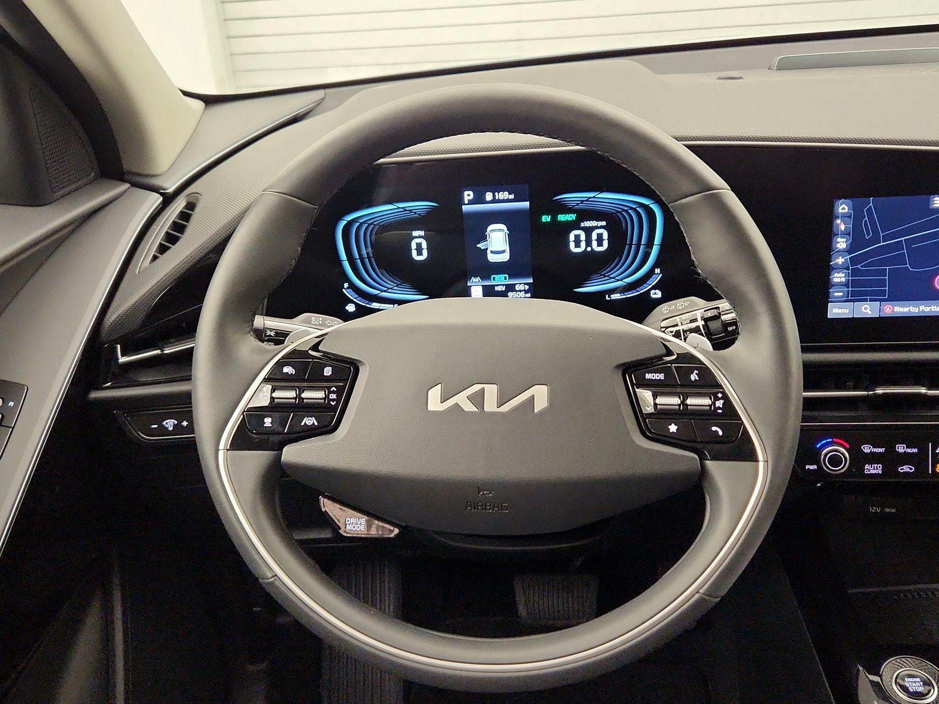 Thumbnail: 2023 Kia Niro - 10