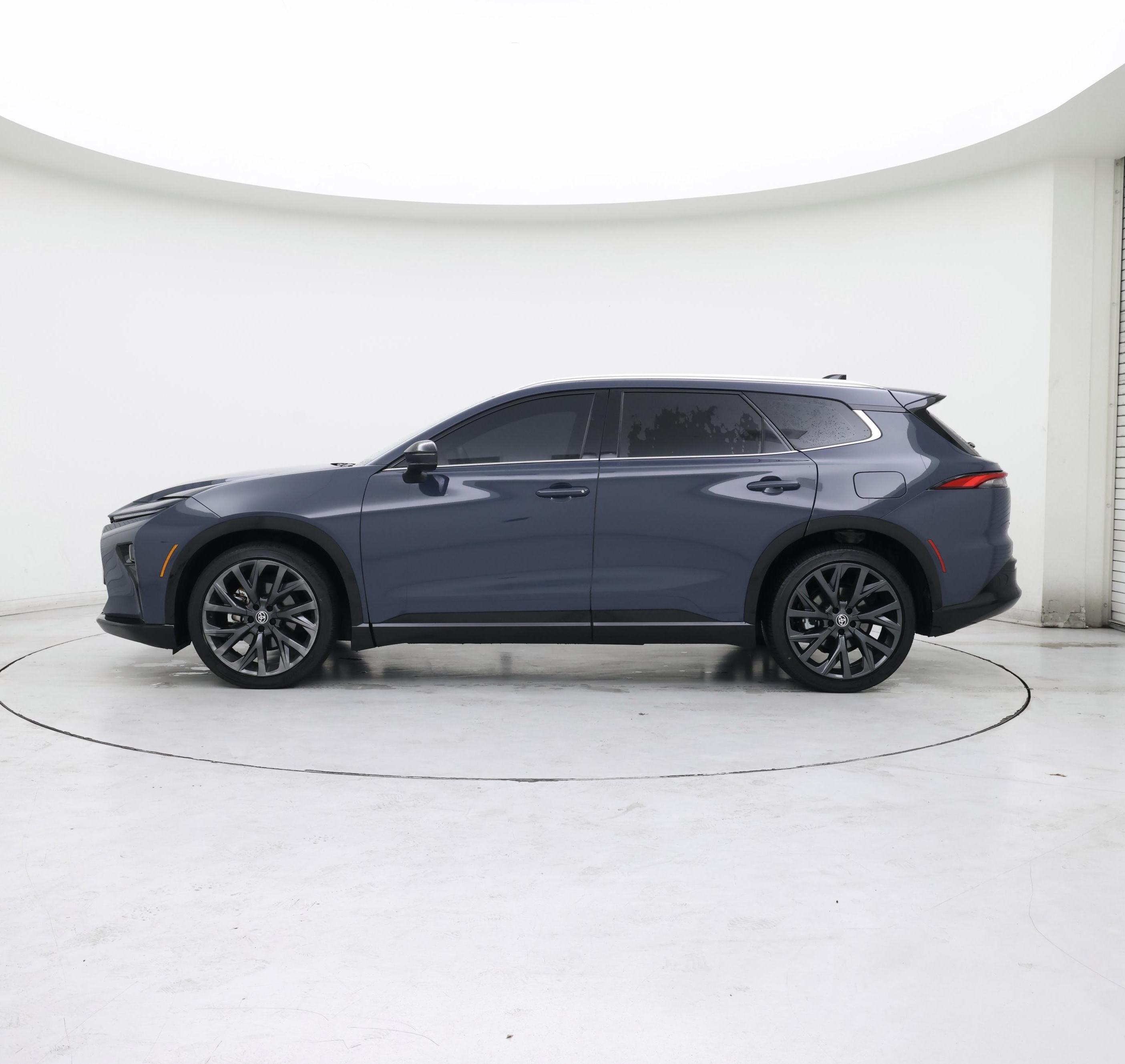 Thumbnail: 2025 Toyota Crown Signia - 3