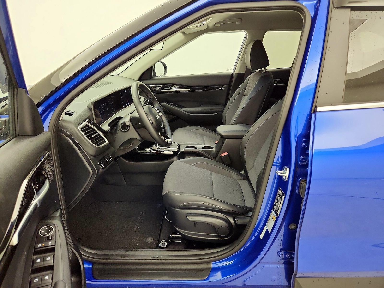 2024 Kia Seltos S - Photo 12