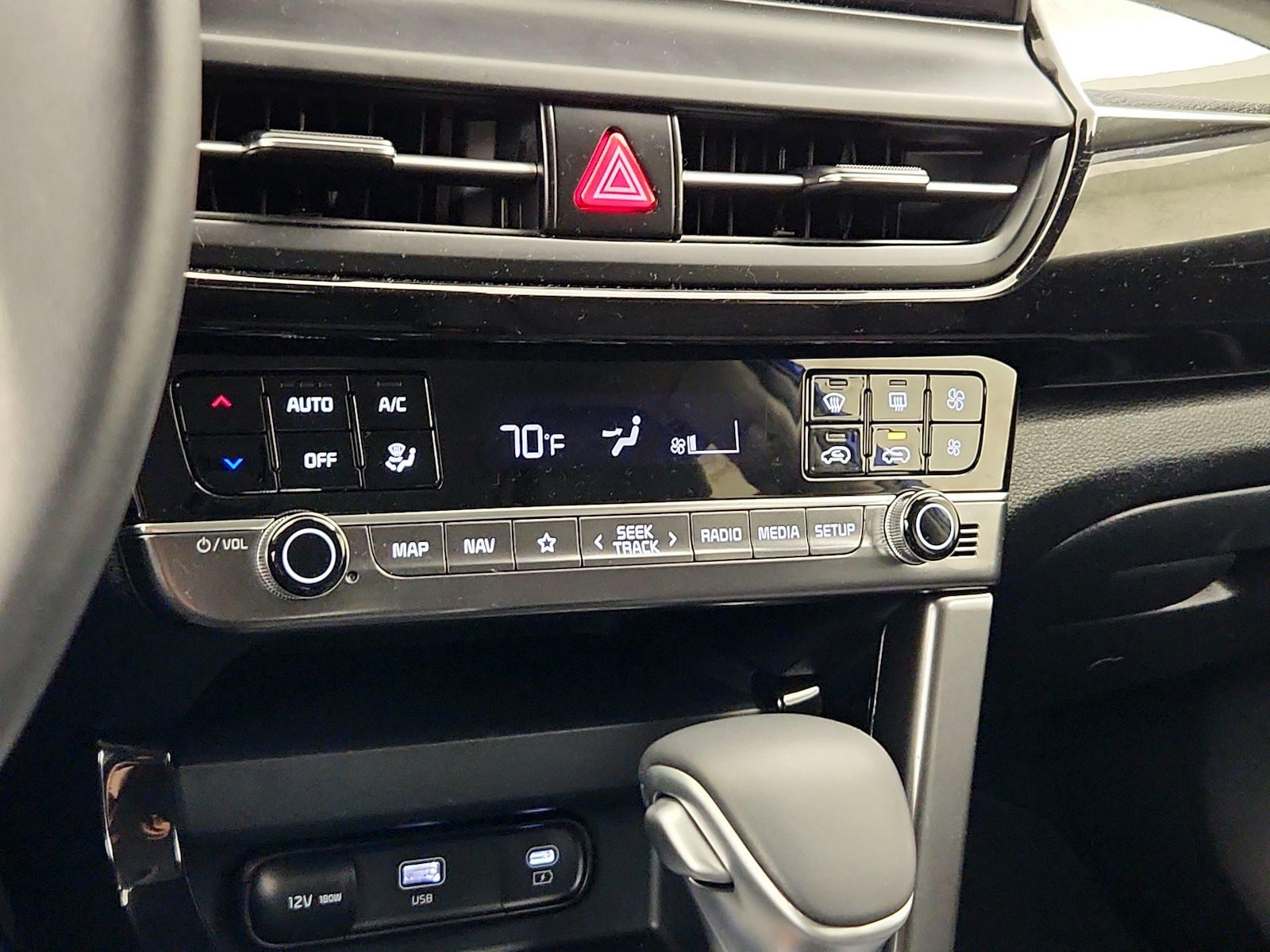 2024 Kia Seltos S - Photo 18