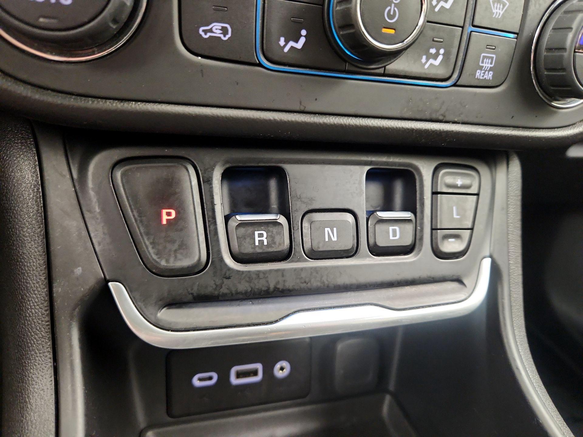 Thumbnail: 2018 GMC Terrain - 17