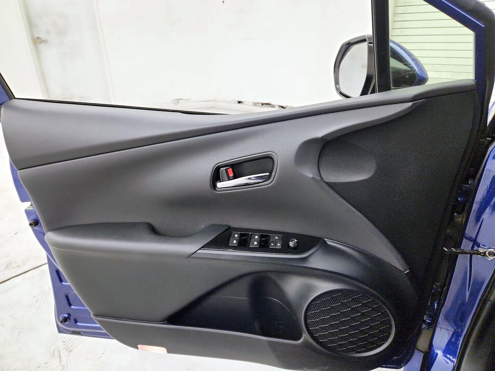 Thumbnail: 2016 Toyota Prius - 12