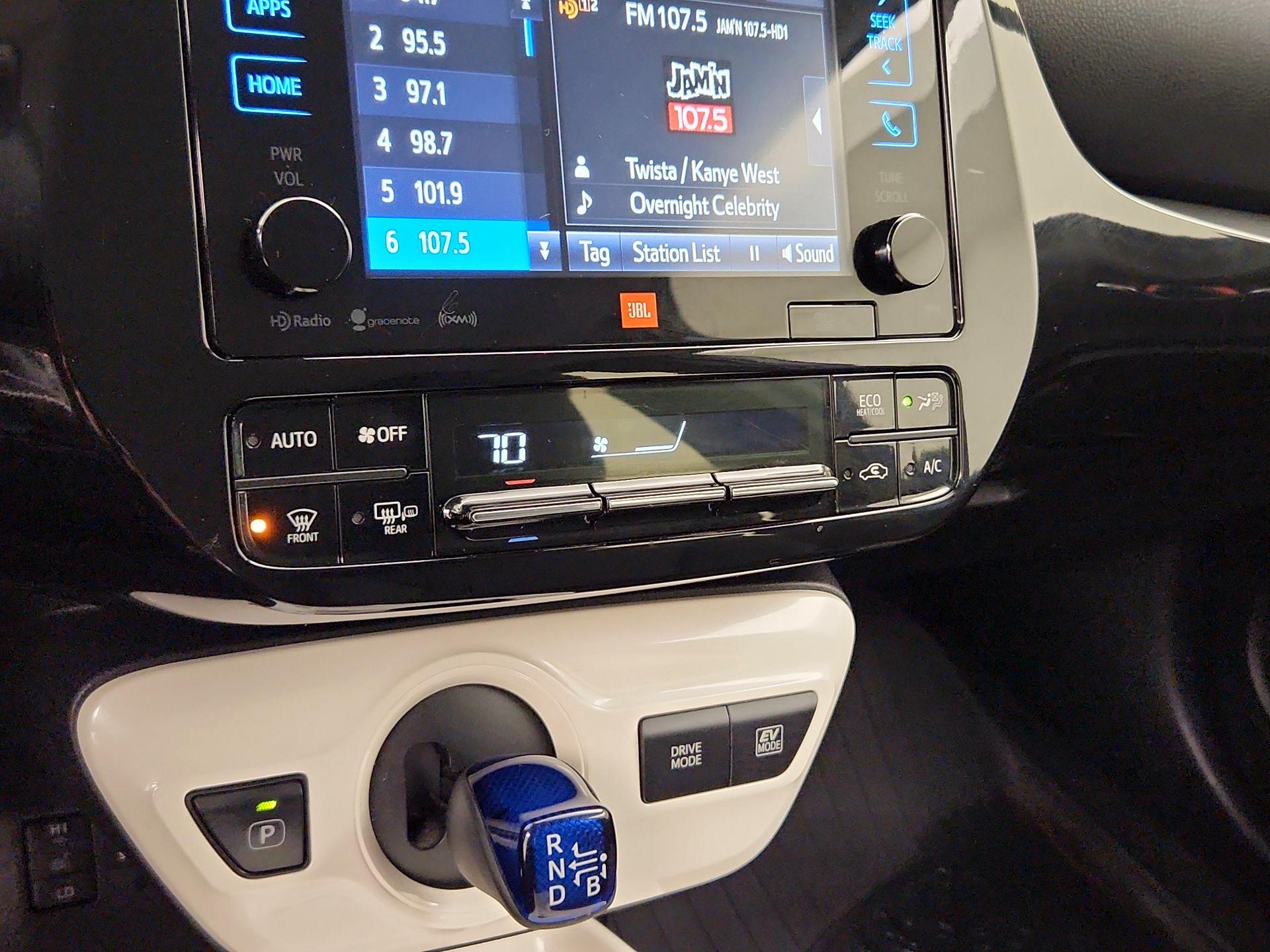 Thumbnail: 2016 Toyota Prius - 16