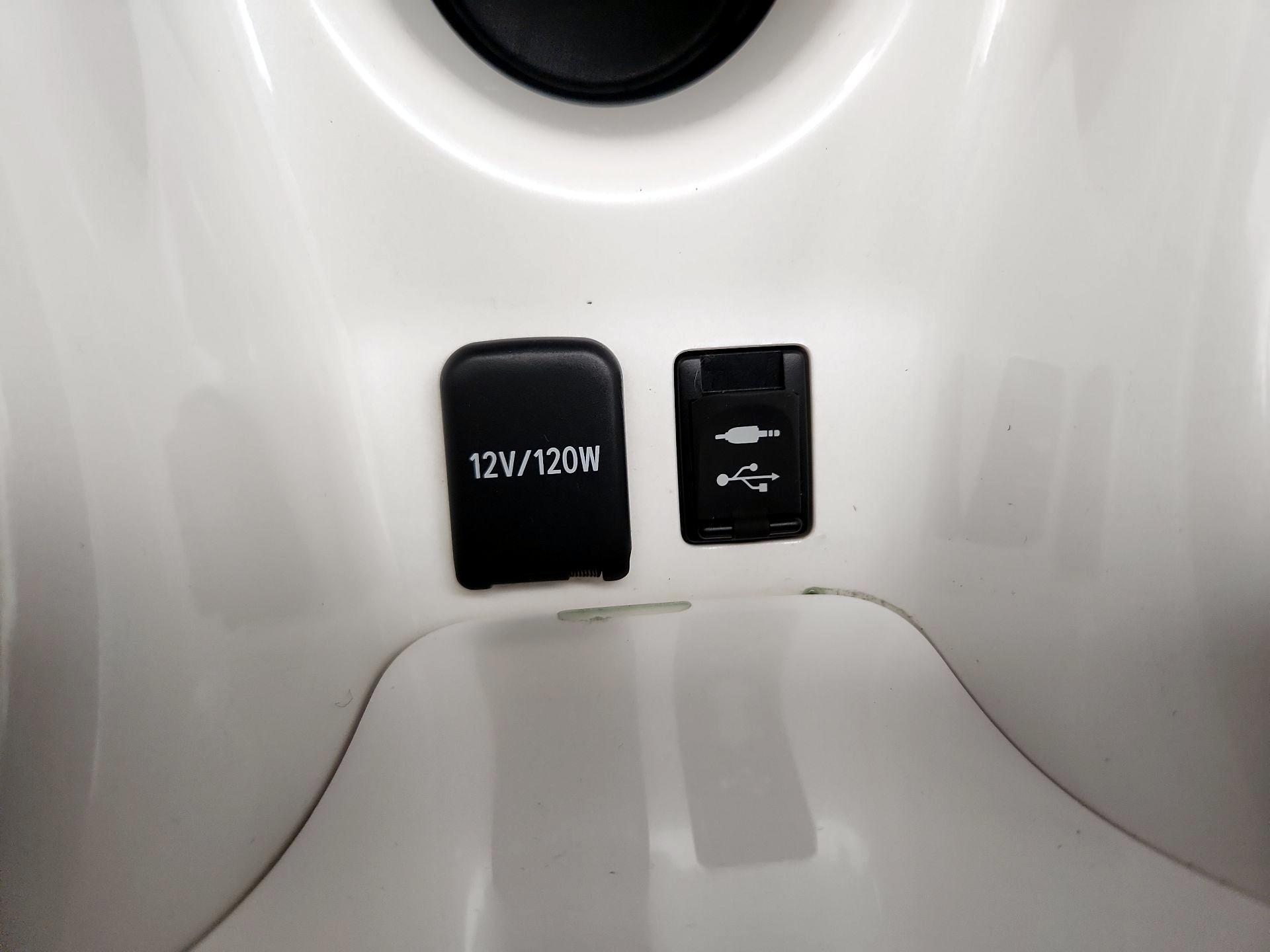 Thumbnail: 2016 Toyota Prius - 18