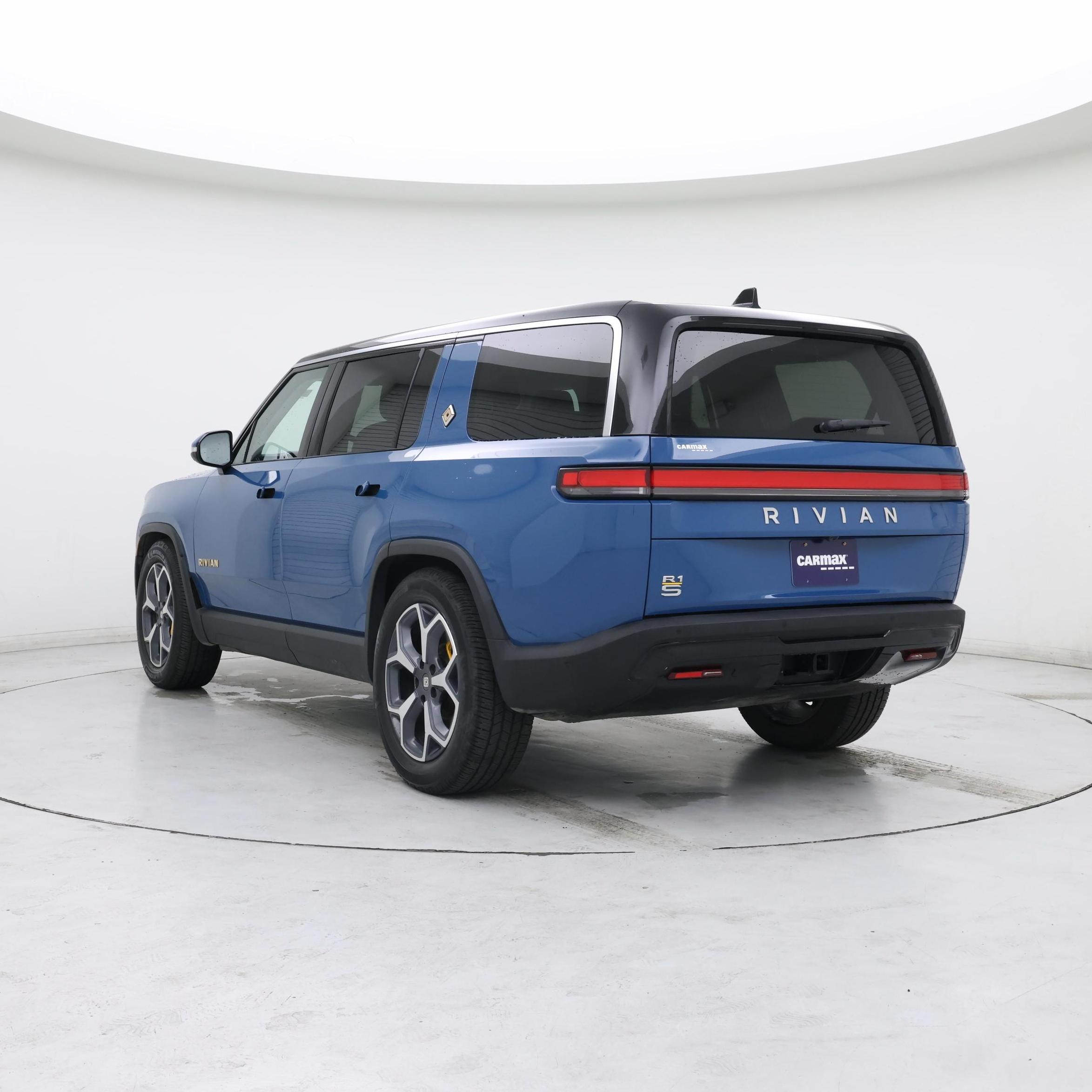 Thumbnail: 2023 Rivian R1S - 2
