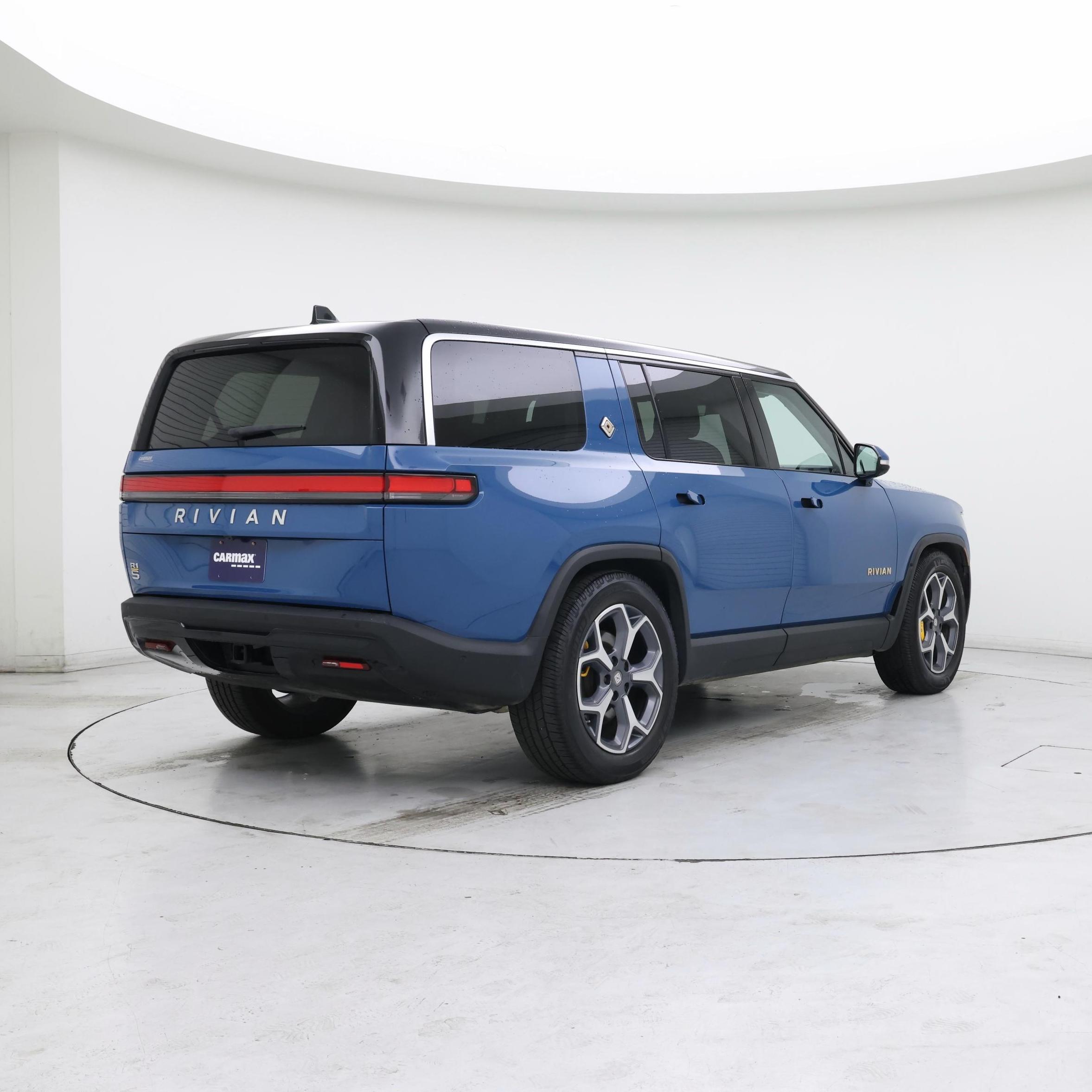 Thumbnail: 2023 Rivian R1S - 8