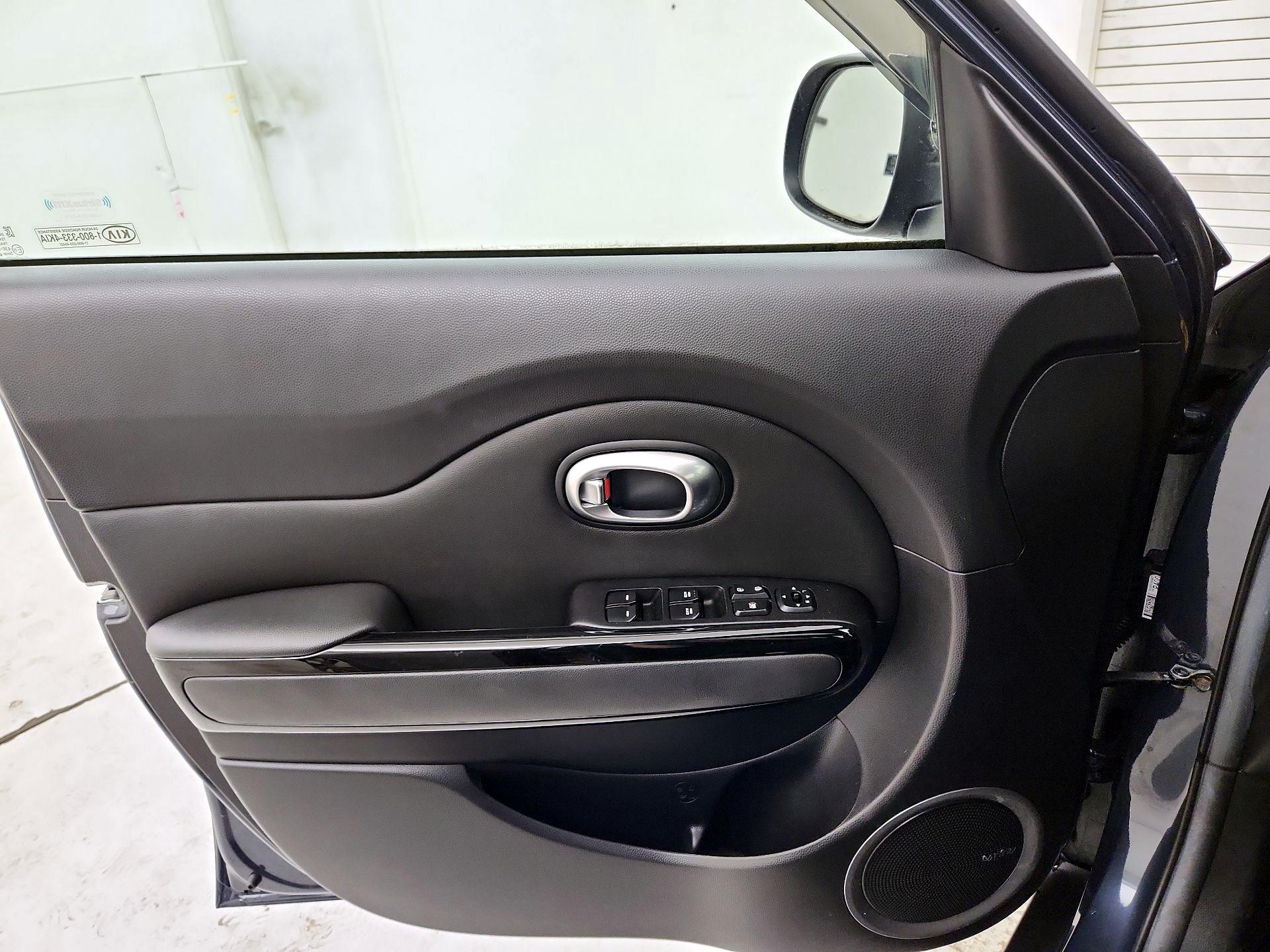 Thumbnail: 2015 Kia Soul - 12
