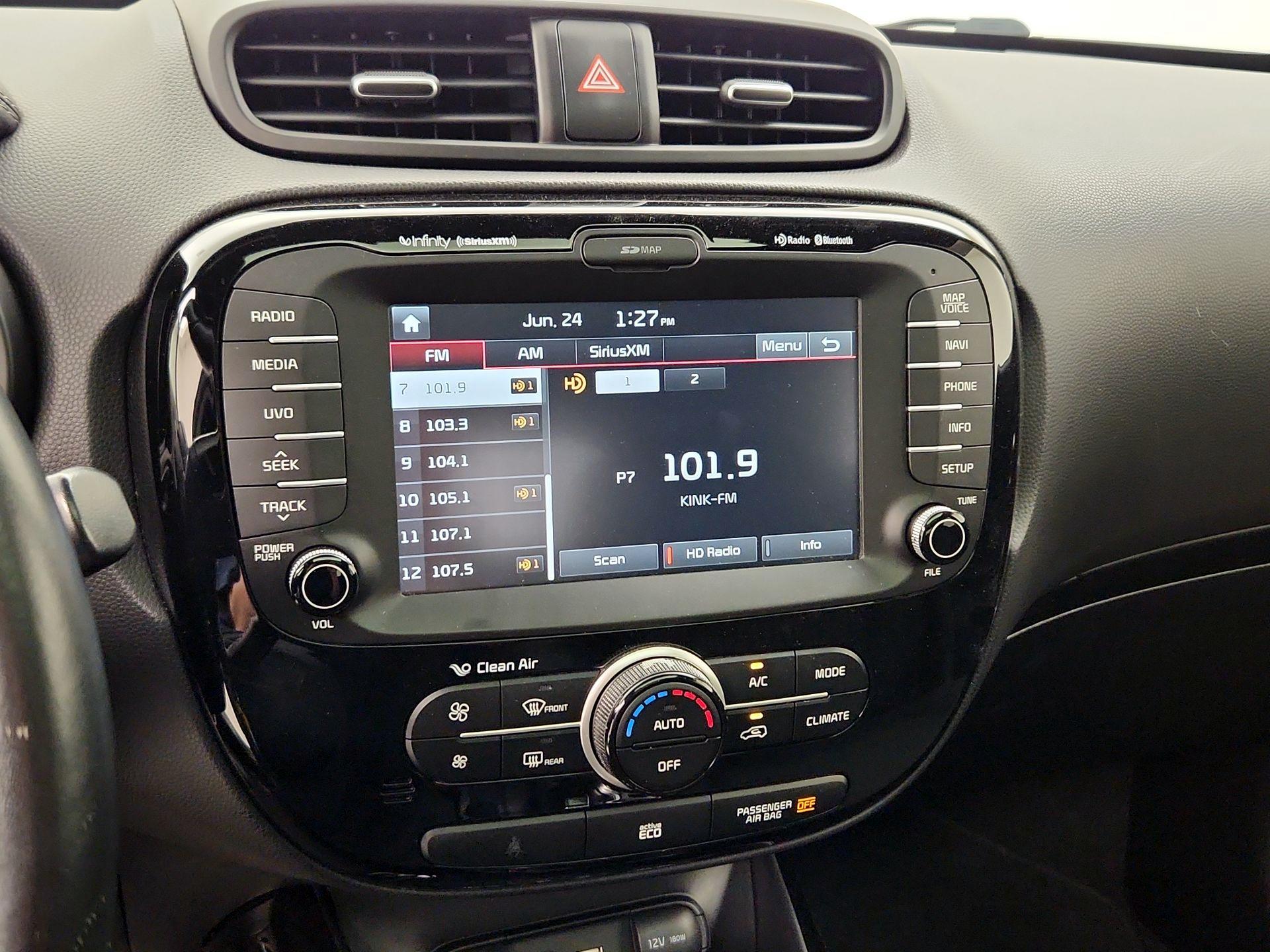 Thumbnail: 2015 Kia Soul - 16
