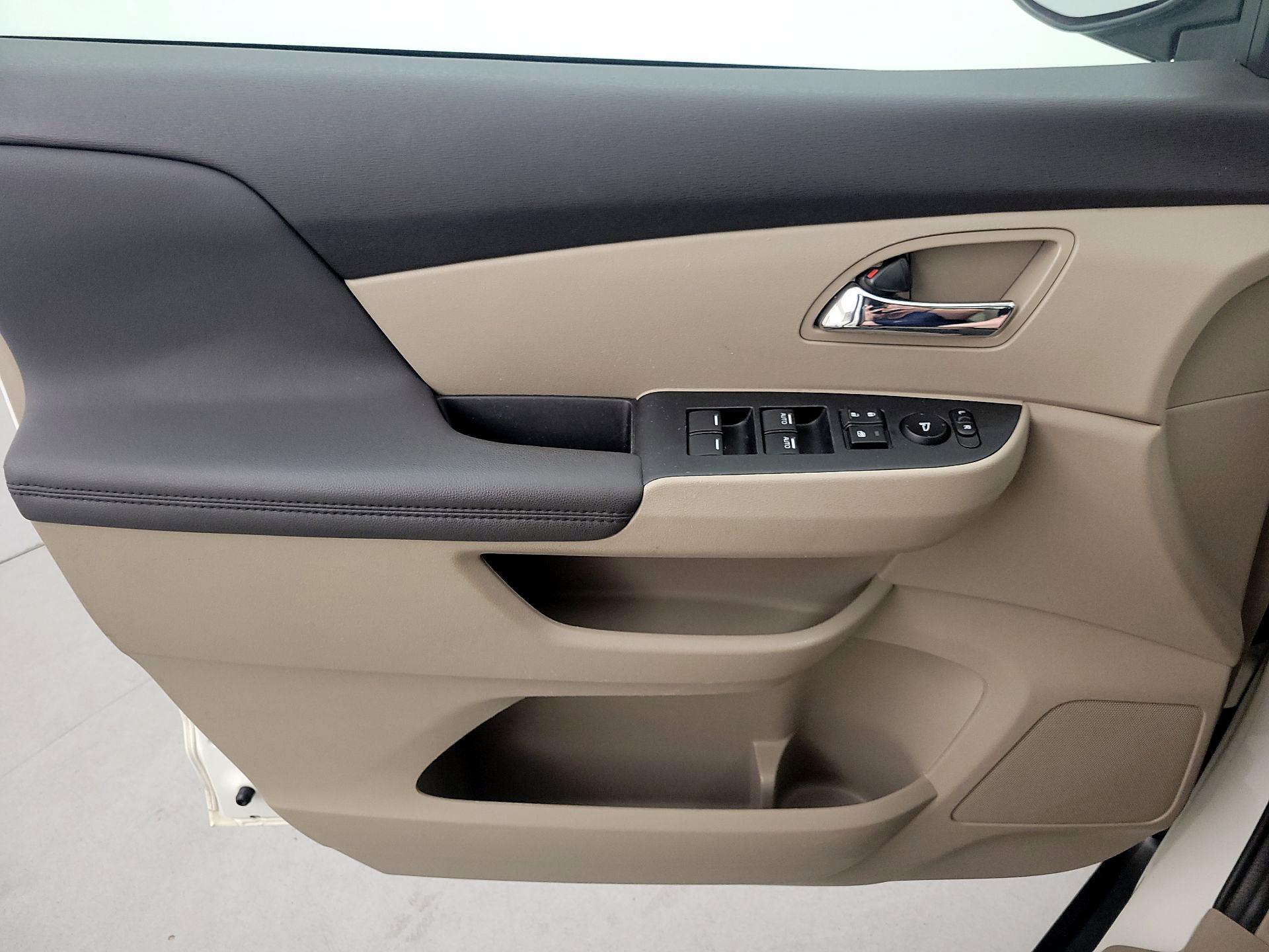 Thumbnail: 2015 Honda Odyssey - 12