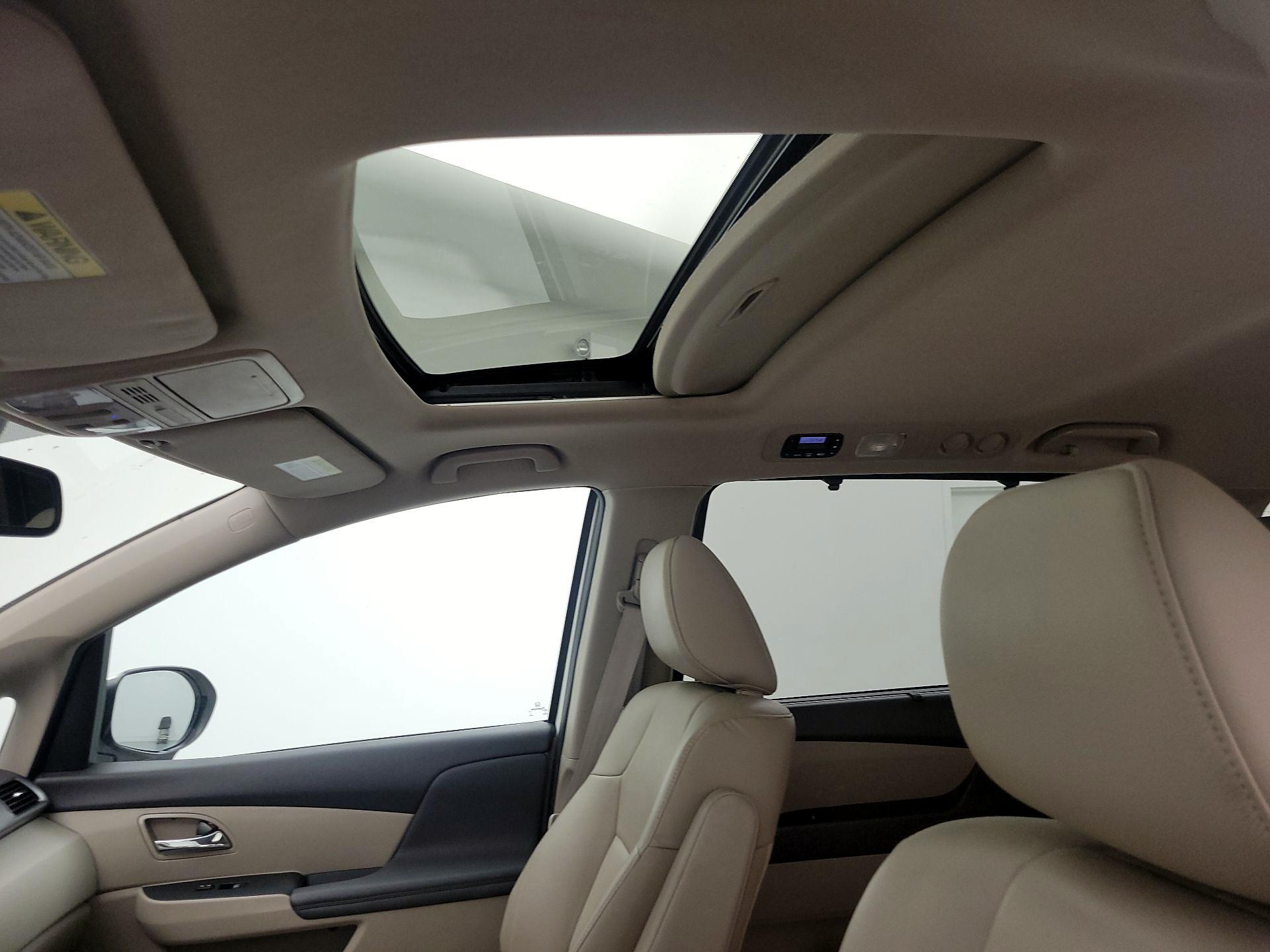 Thumbnail: 2015 Honda Odyssey - 19