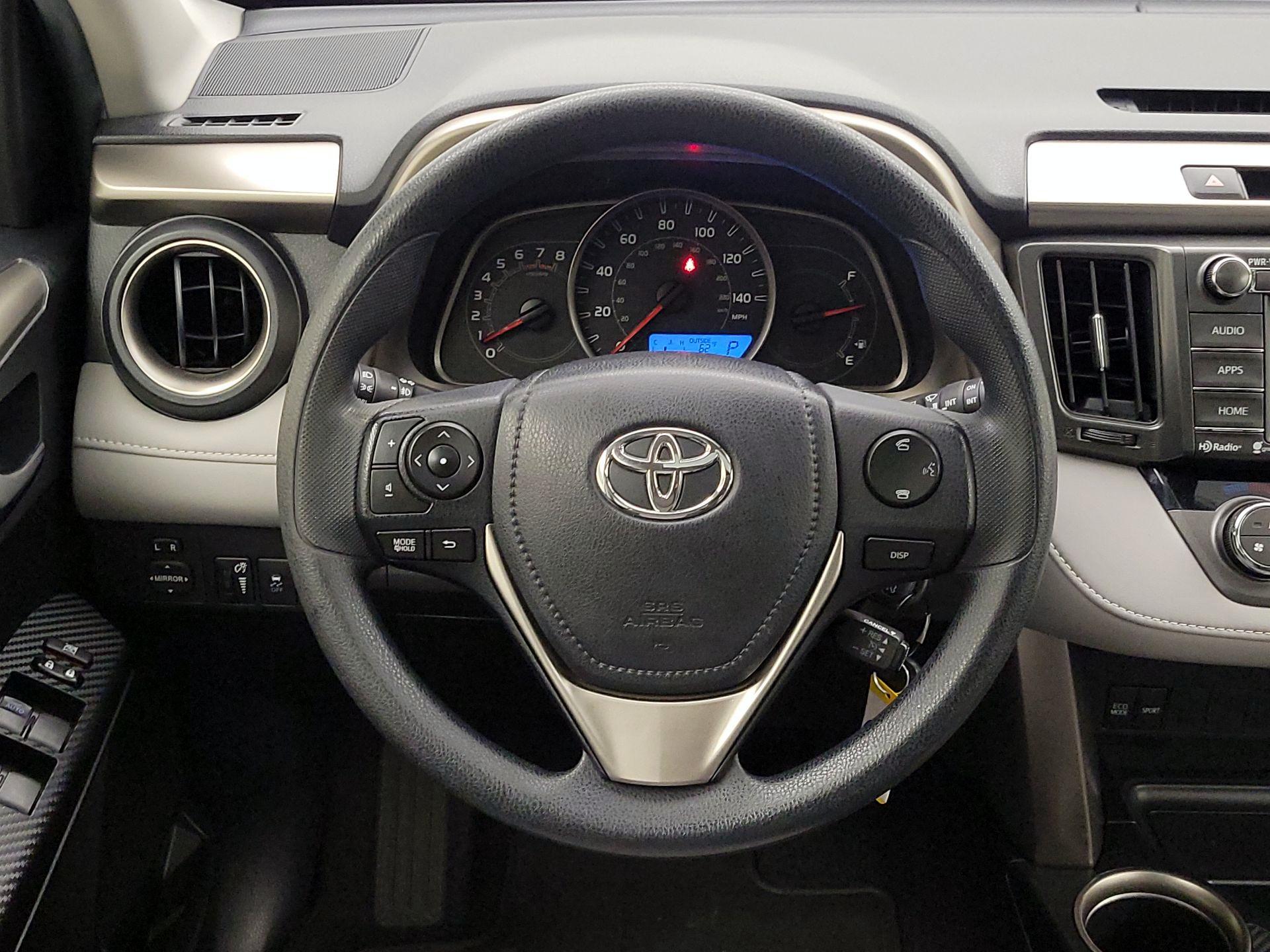 Thumbnail: 2015 Toyota RAV4 - 10