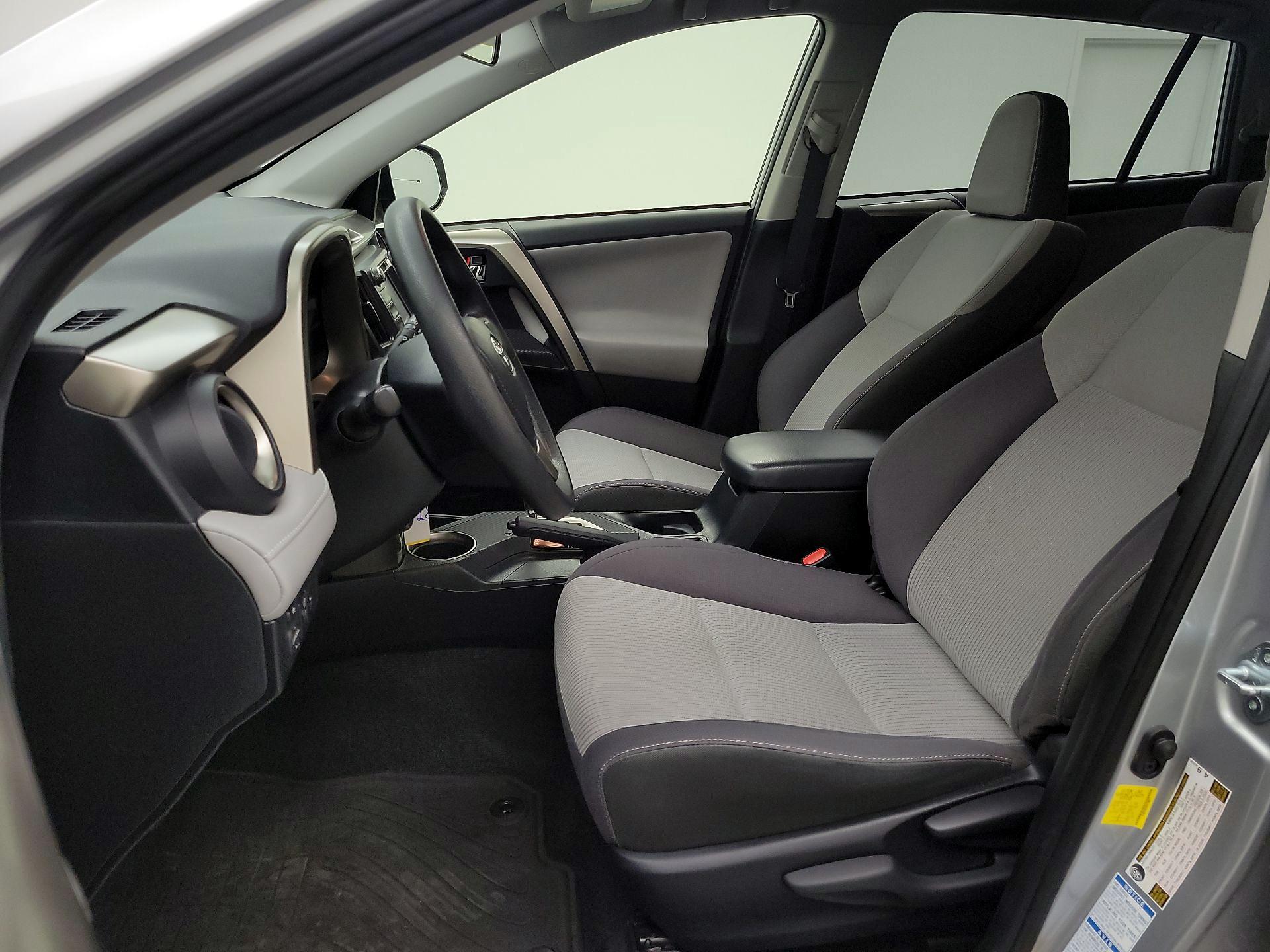 Thumbnail: 2015 Toyota RAV4 - 11