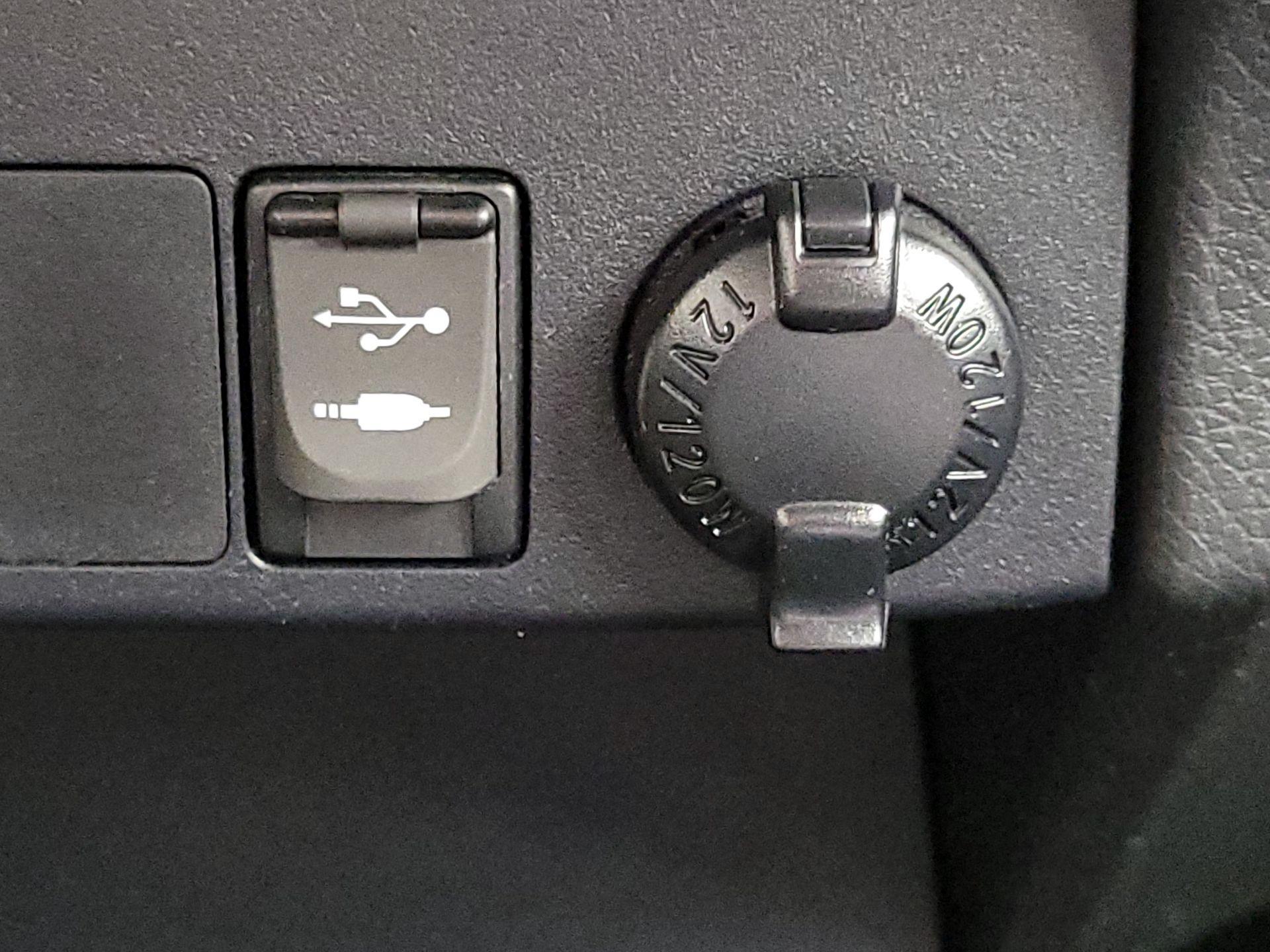 Thumbnail: 2015 Toyota RAV4 - 18