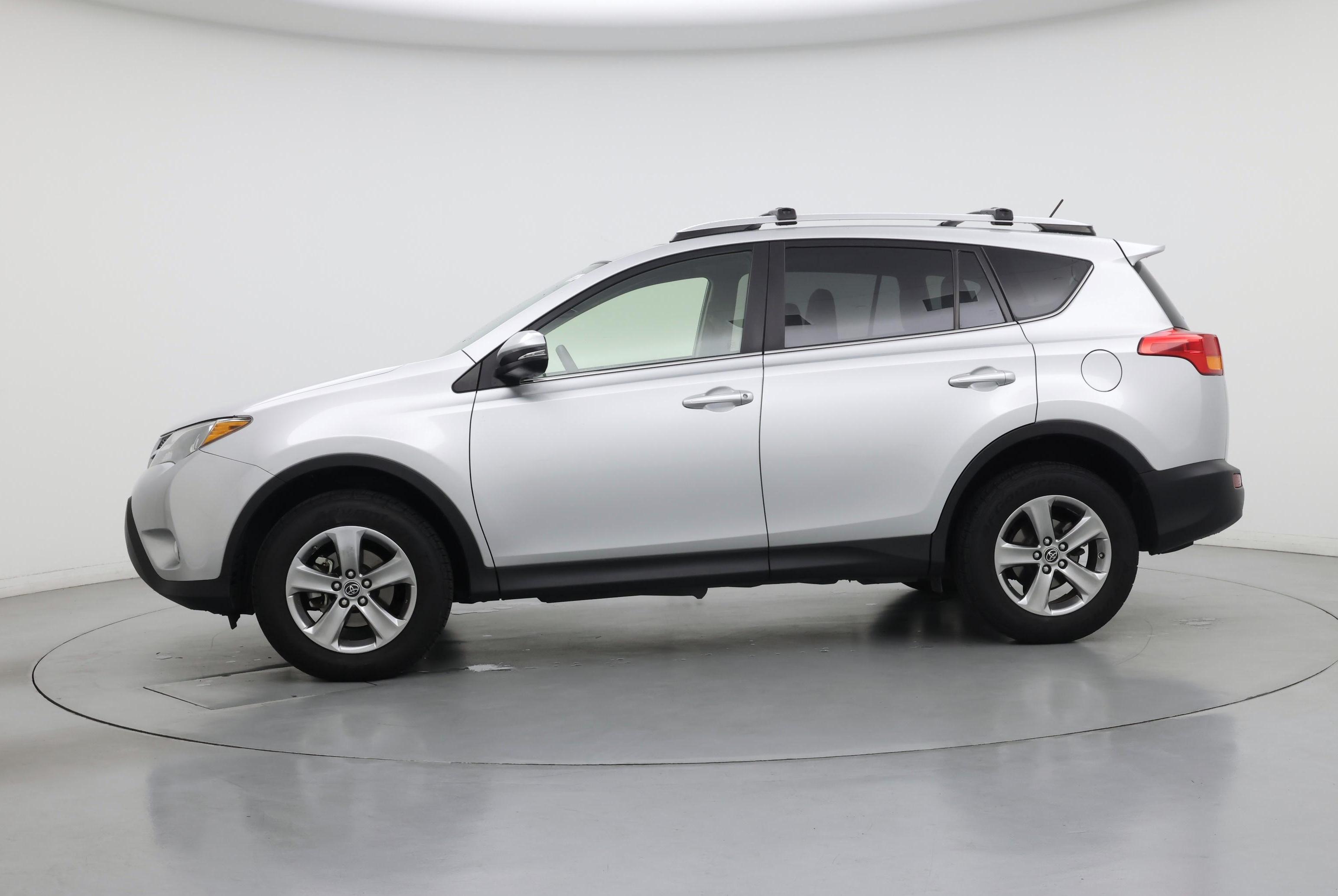 Thumbnail: 2015 Toyota RAV4 - 3