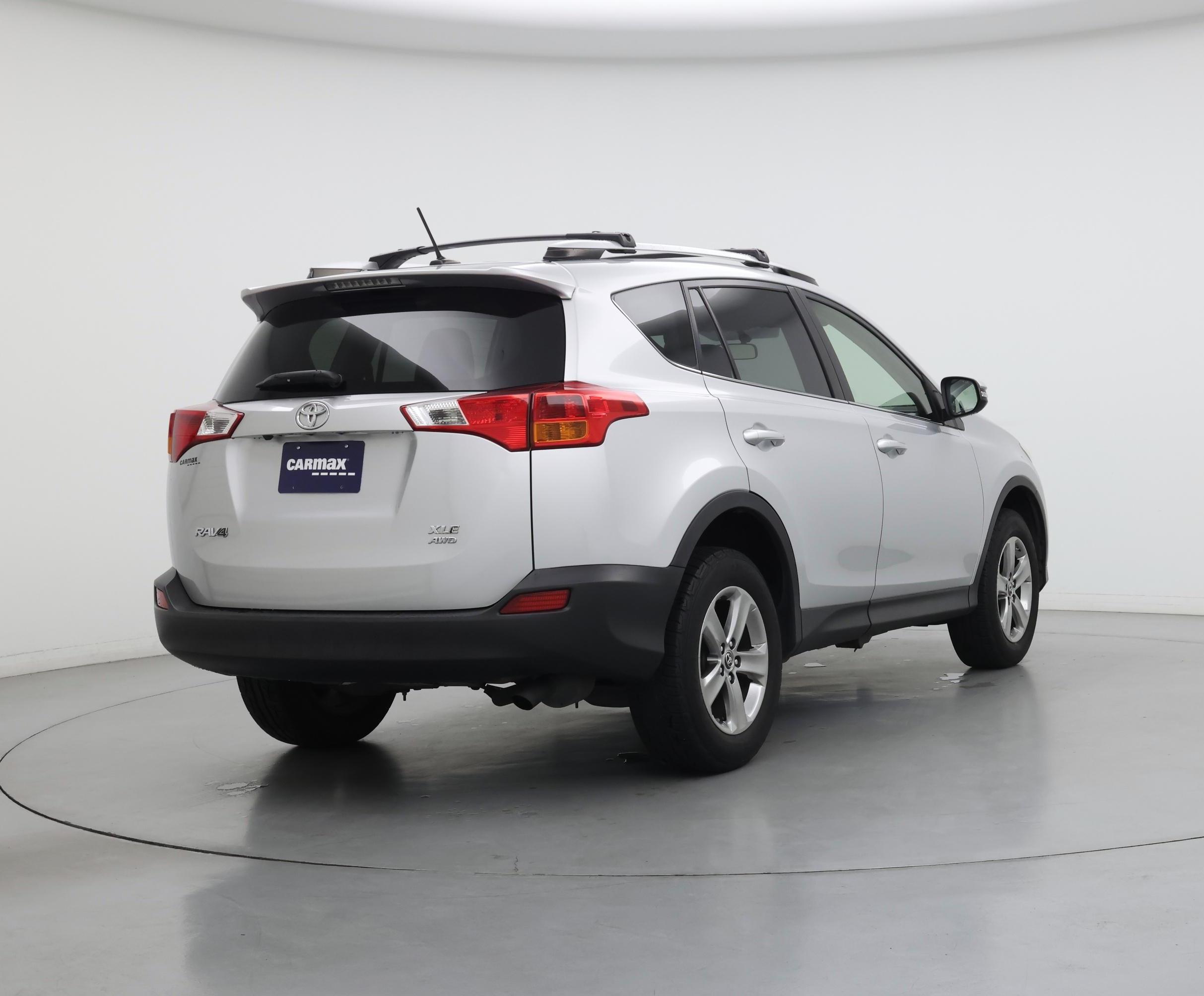Thumbnail: 2015 Toyota RAV4 - 8