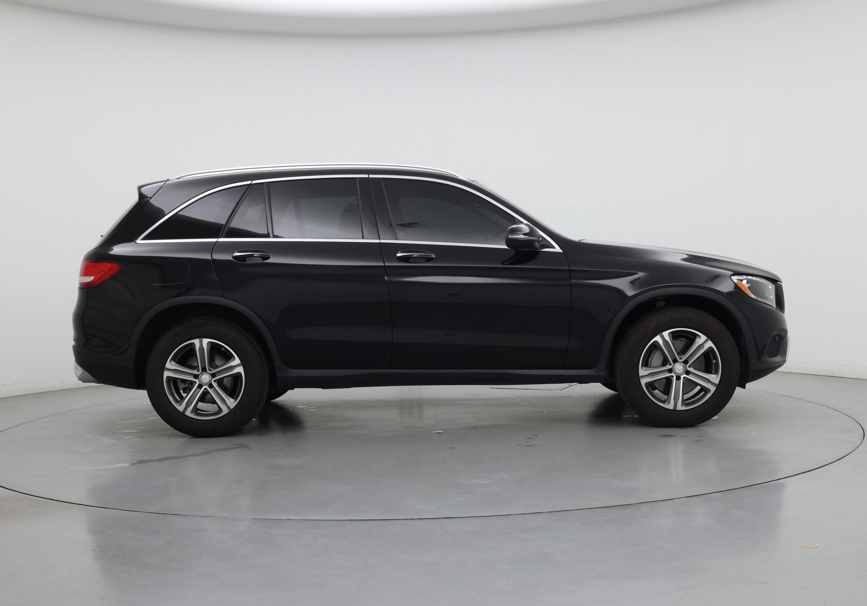 Thumbnail: 2016 Mercedes-Benz GLC - 7